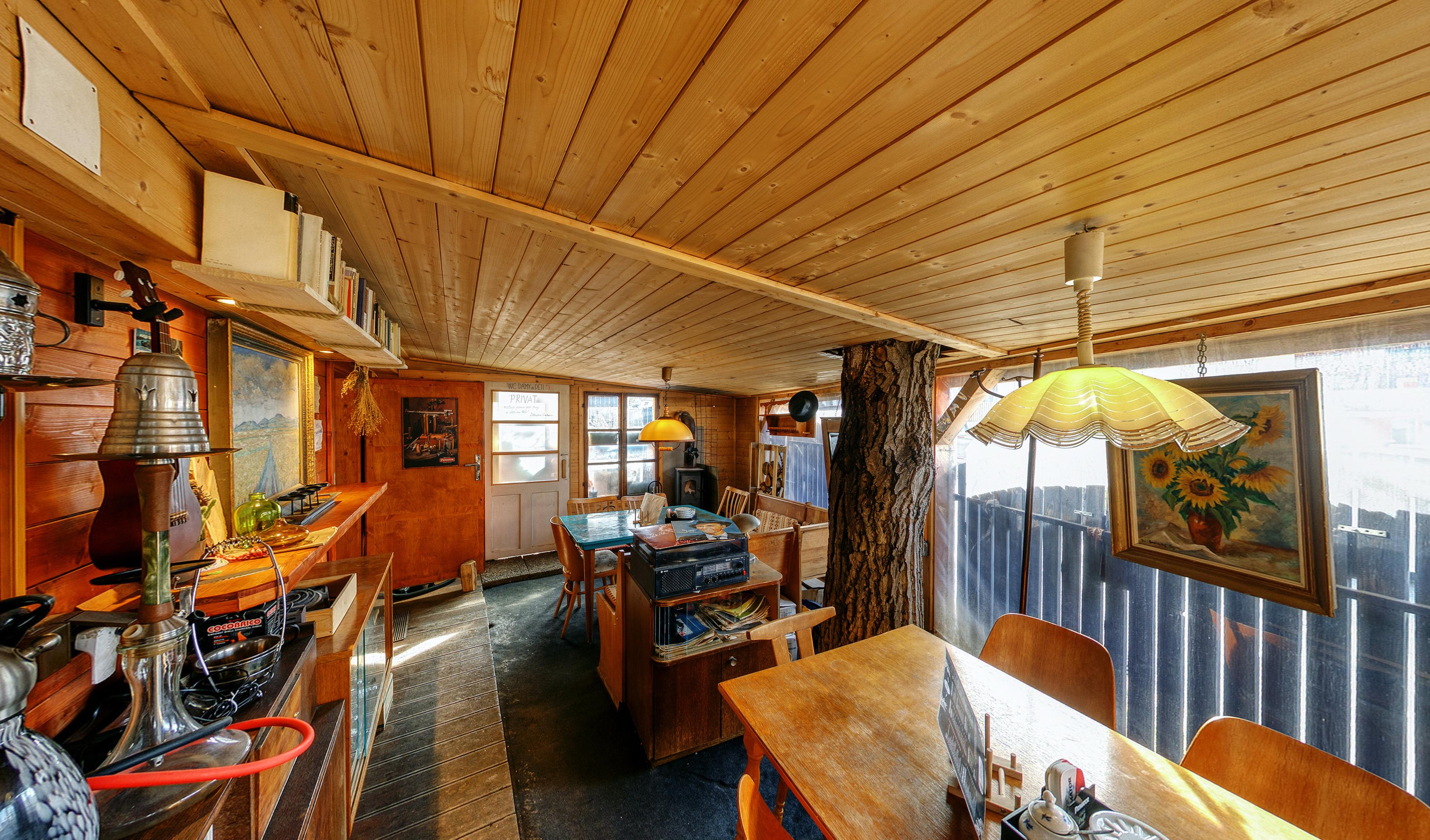 Zadní vrátka - zahradní pohostinec foto 3