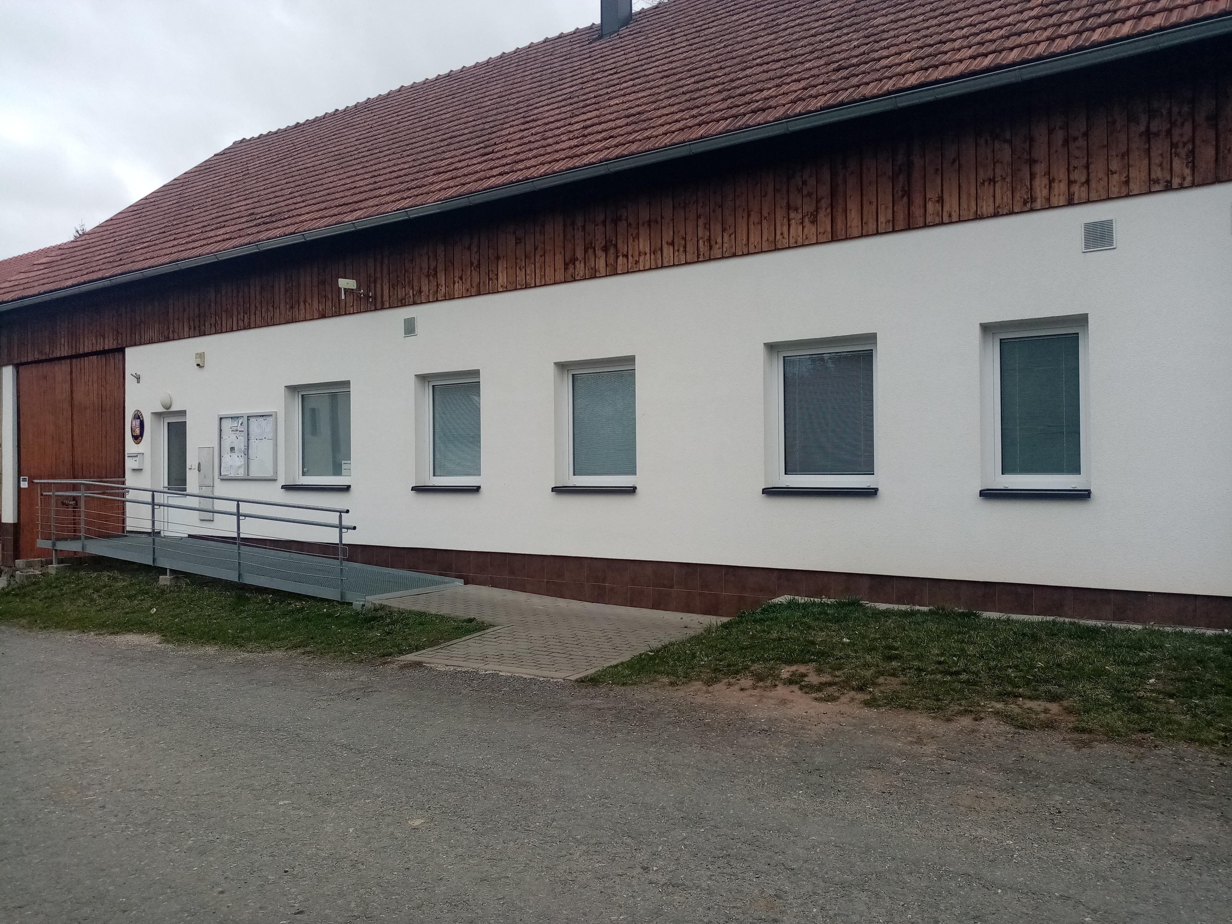 Radešín - obecní úřad foto 2