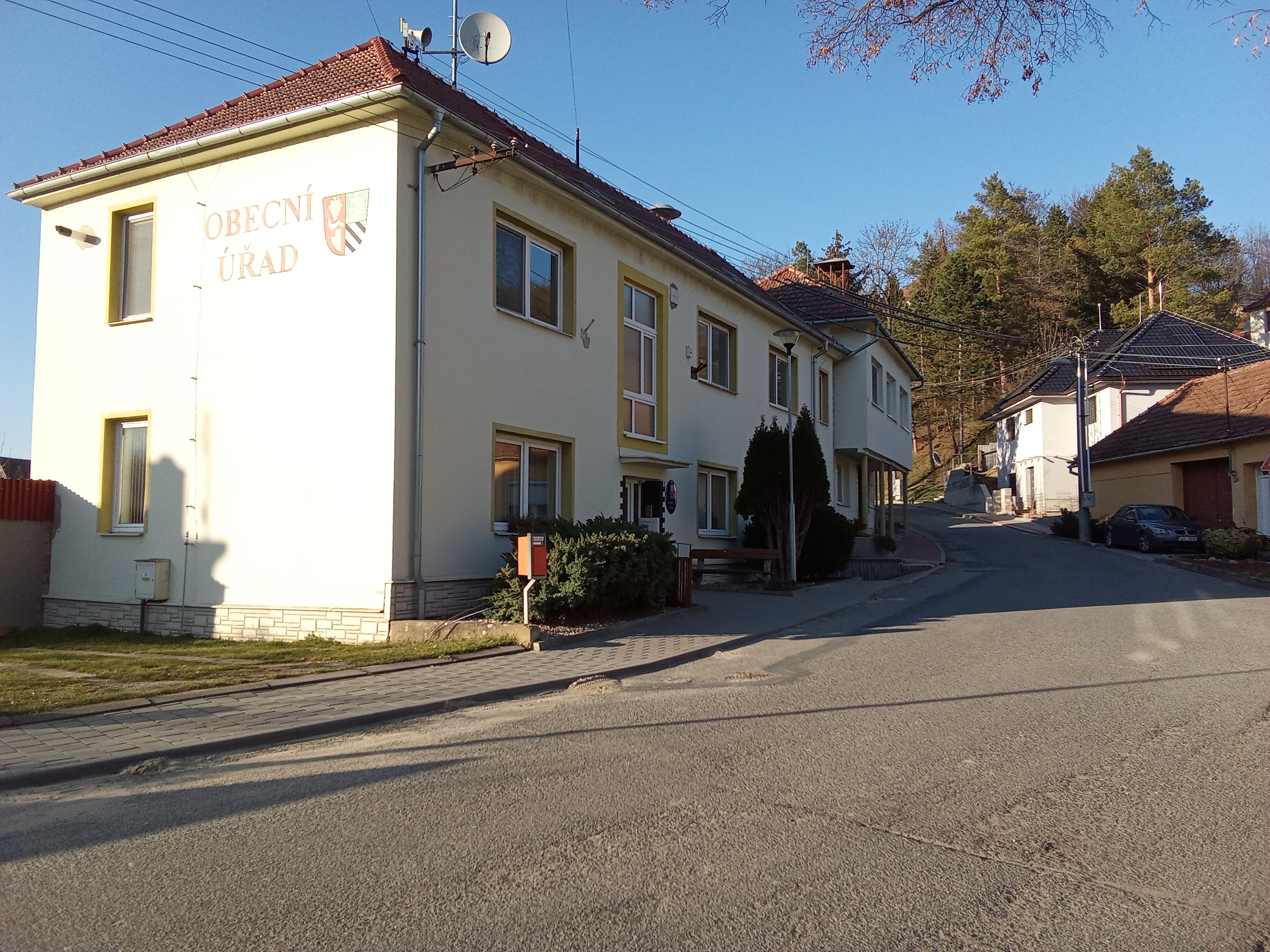 Rašovice - obecní úřad foto 4