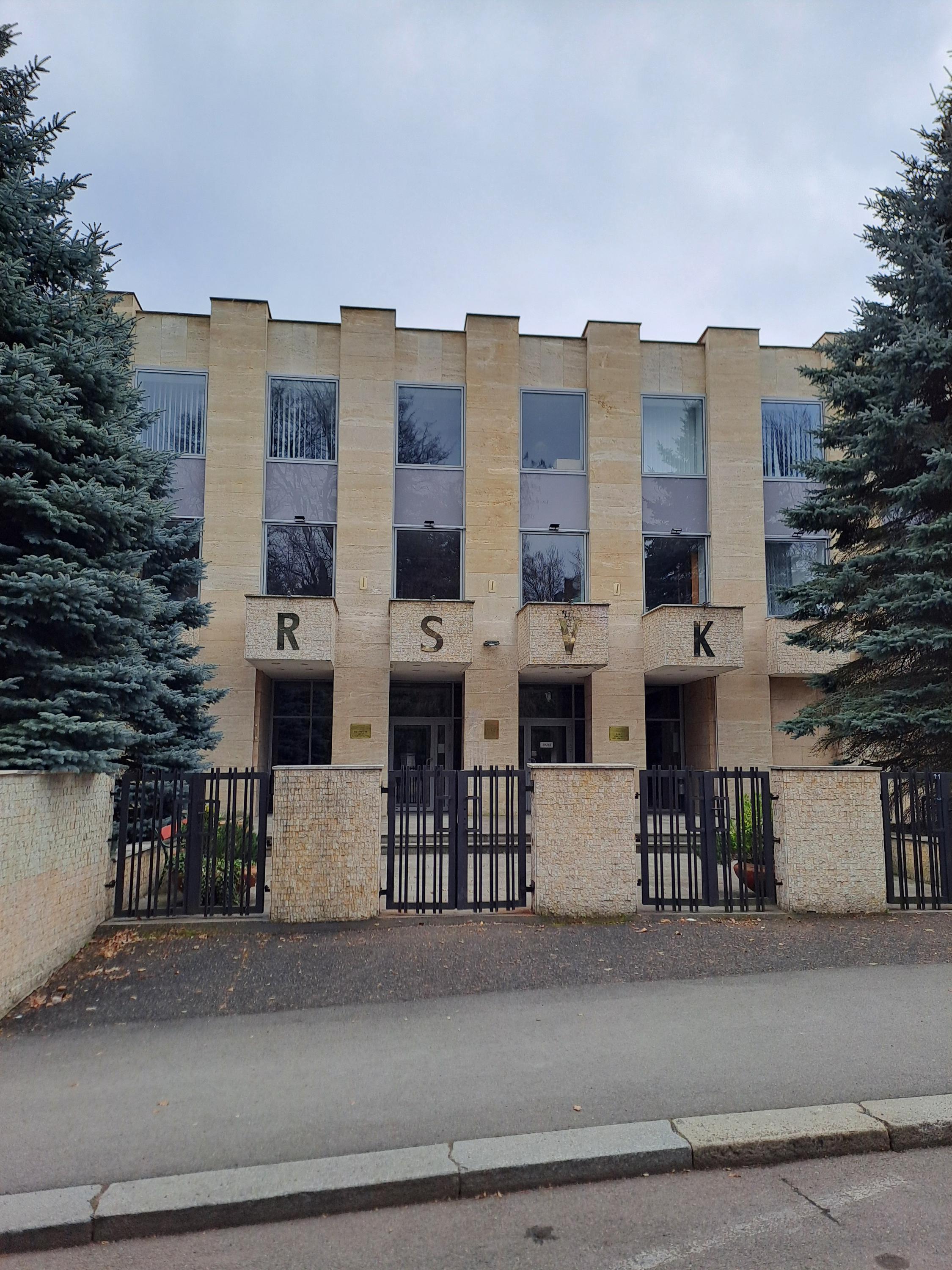 Ruský dům v Praze - knihovna foto 3