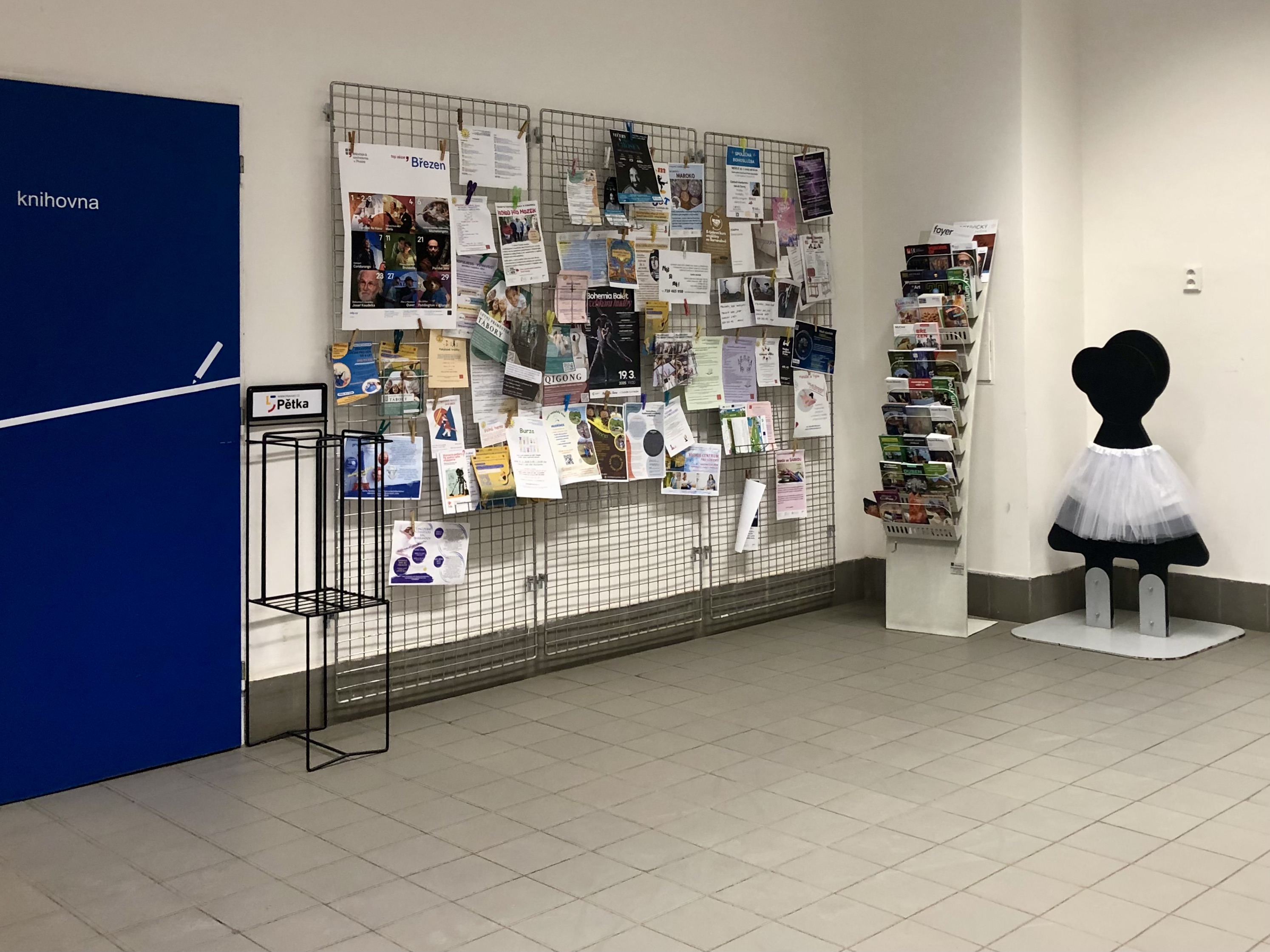 Městská knihovna v Praze - Barrandov foto 2