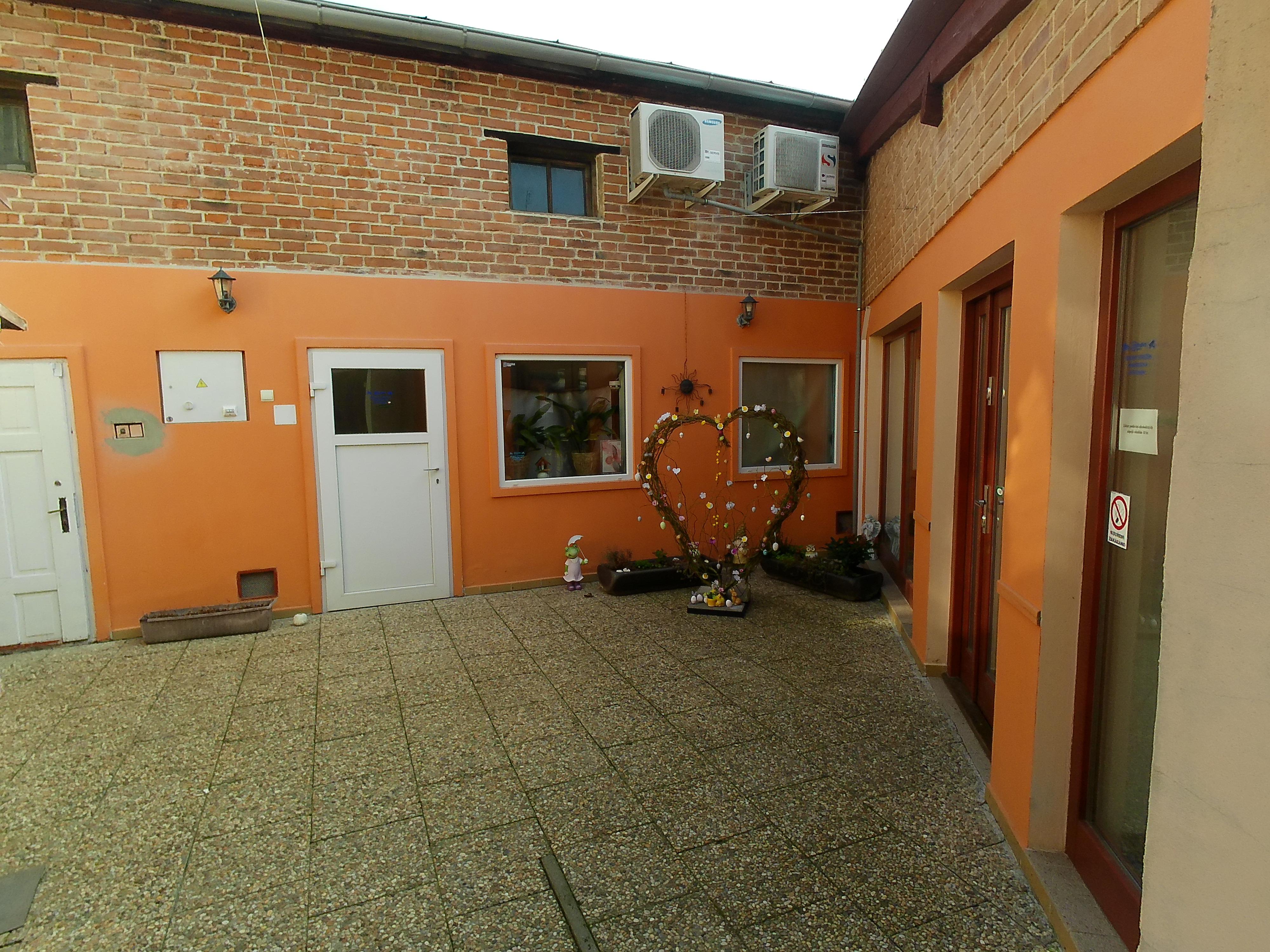 Cukrárna ve dvorku foto 3