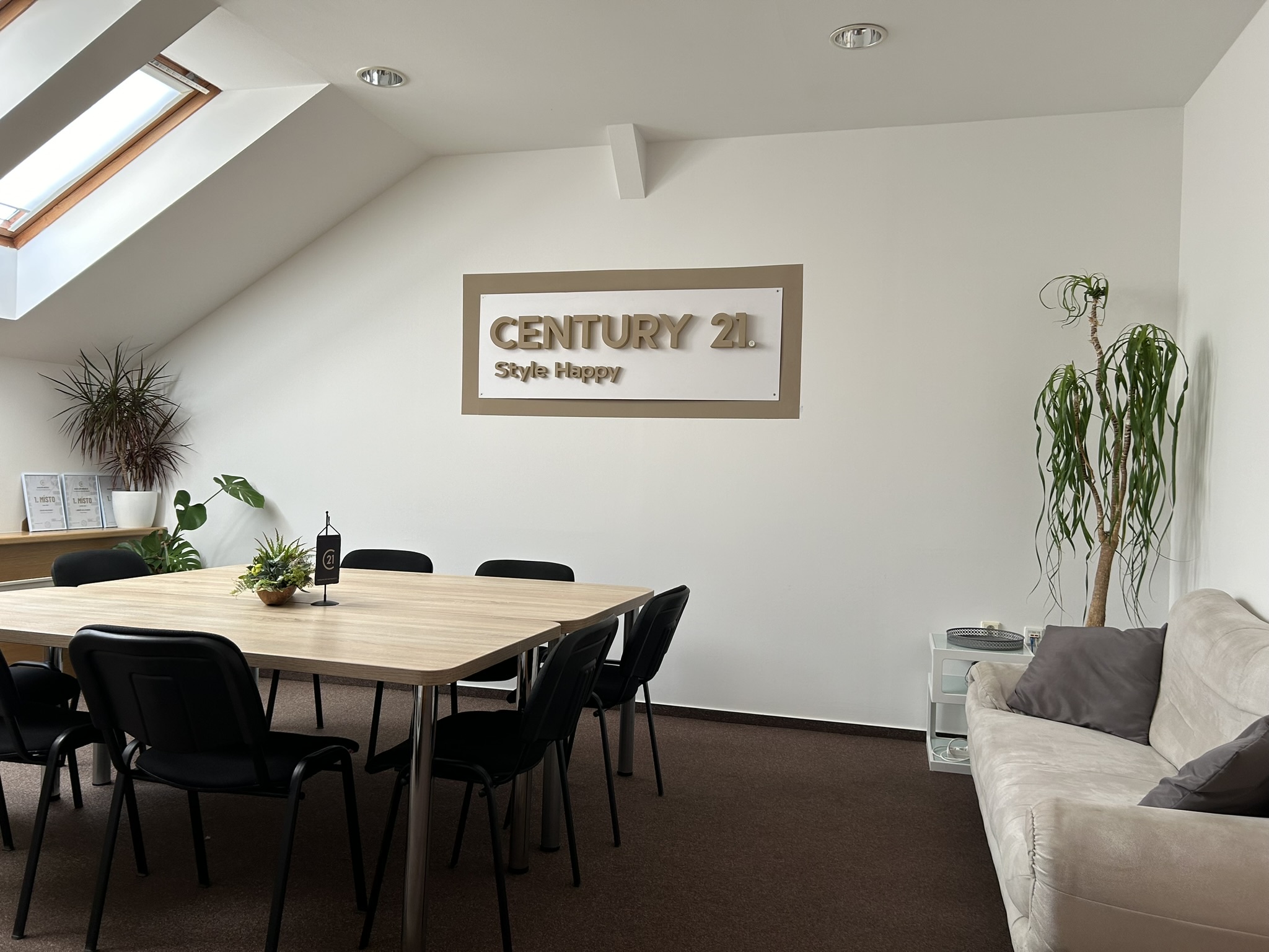 CENTURY 21 Style Happy foto 2