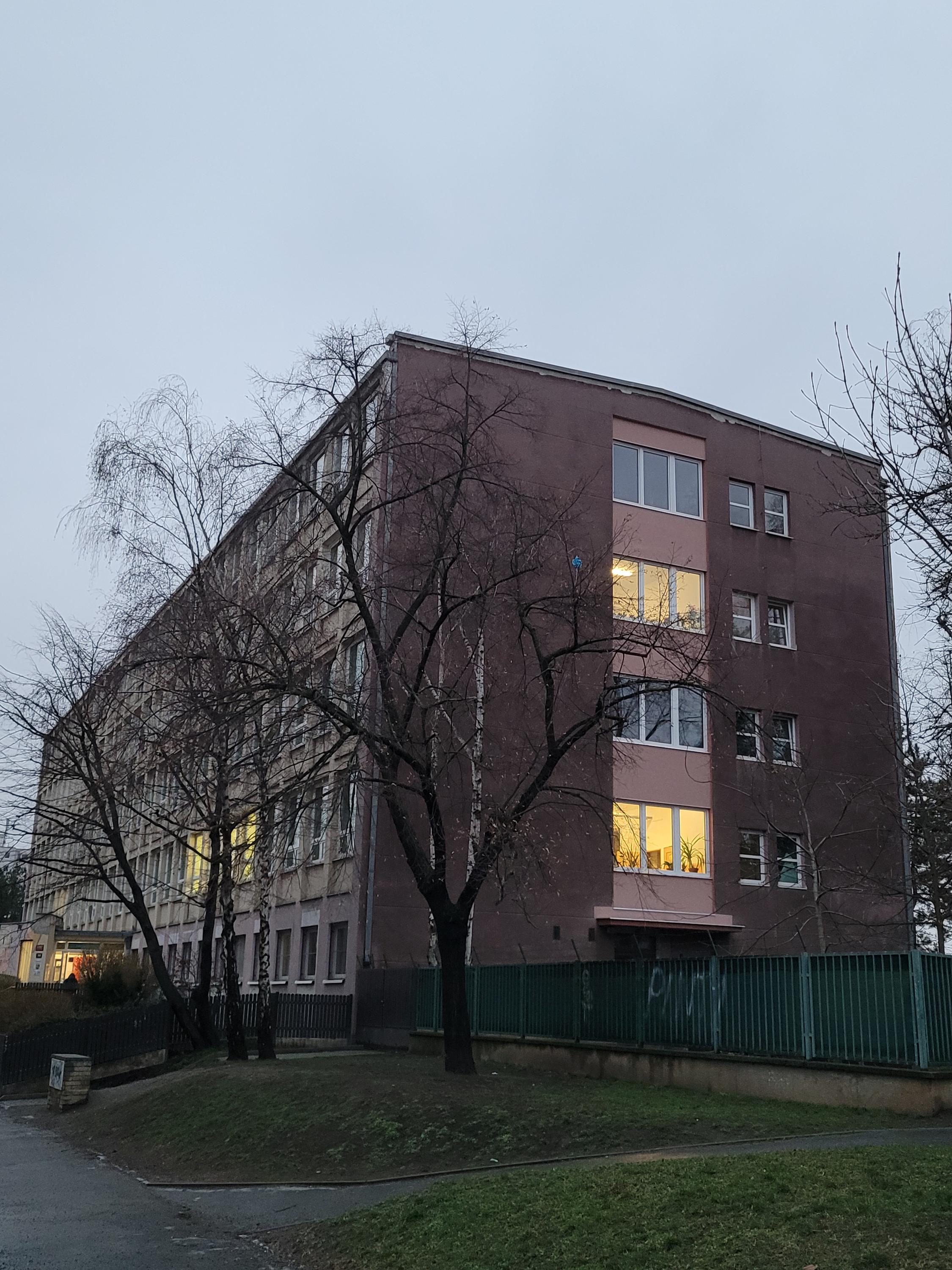 ZŠ Praha 10, Gutova foto 3