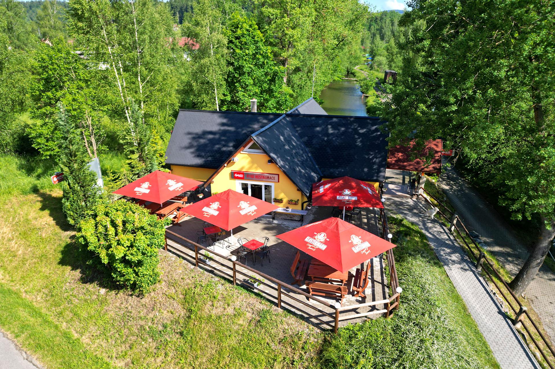 Rybí restaurace a apartmány Hůrka