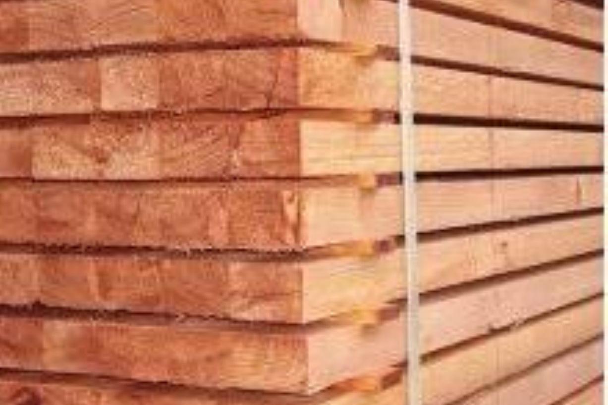 Střešní latě a desky na plot