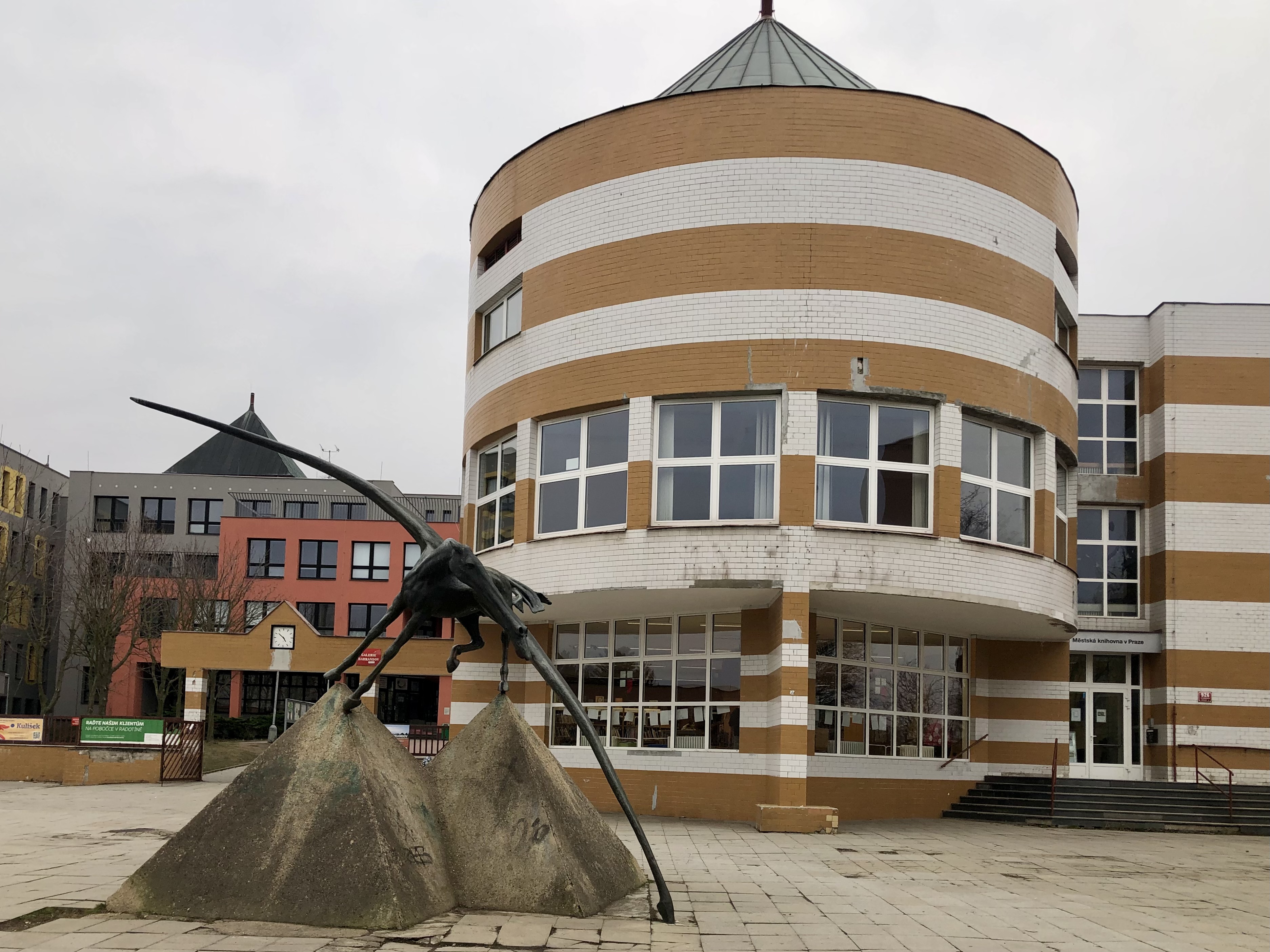 Městská knihovna v Praze - Barrandov foto 5