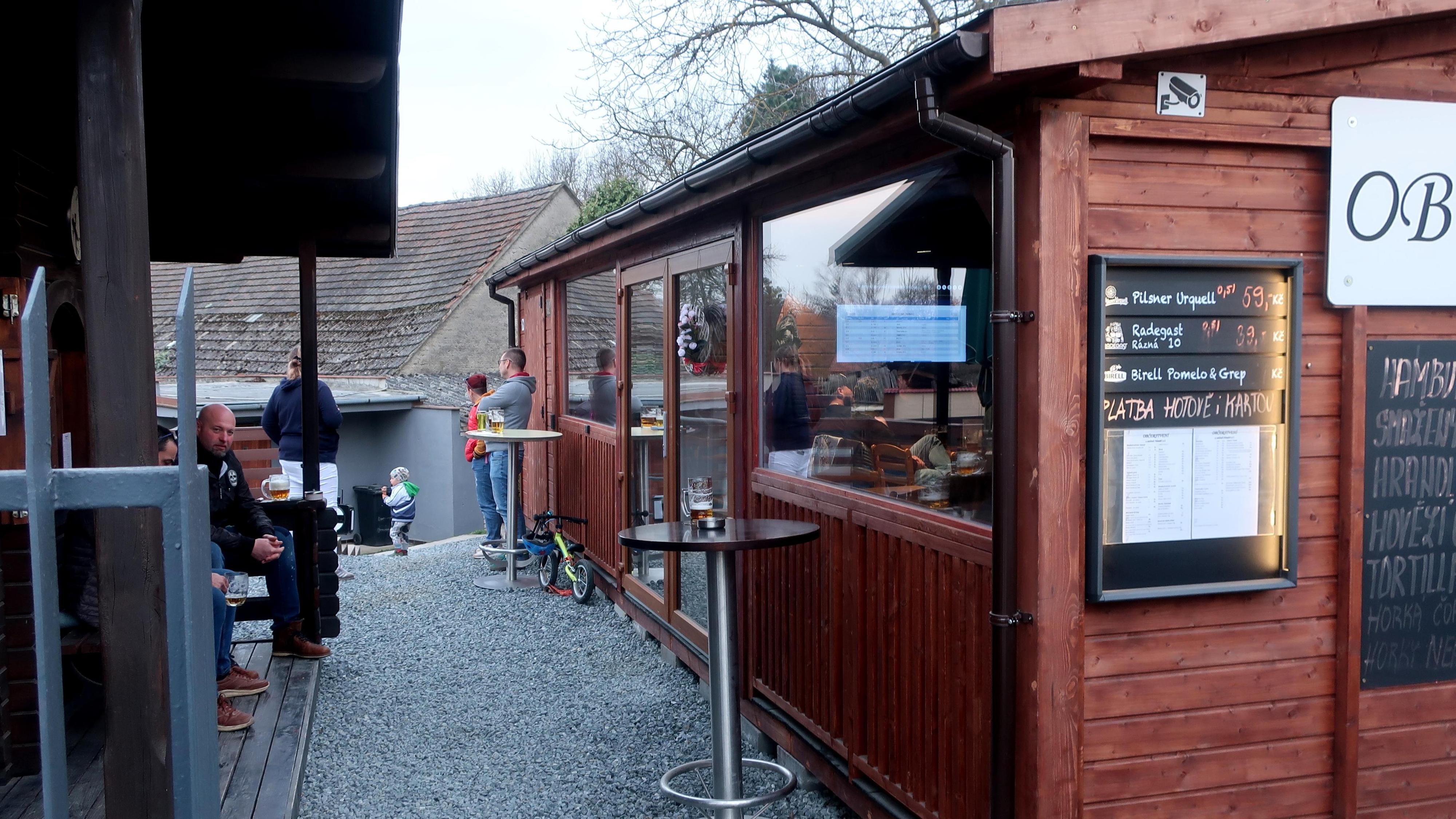 Občerstvení u nádraží foto 2