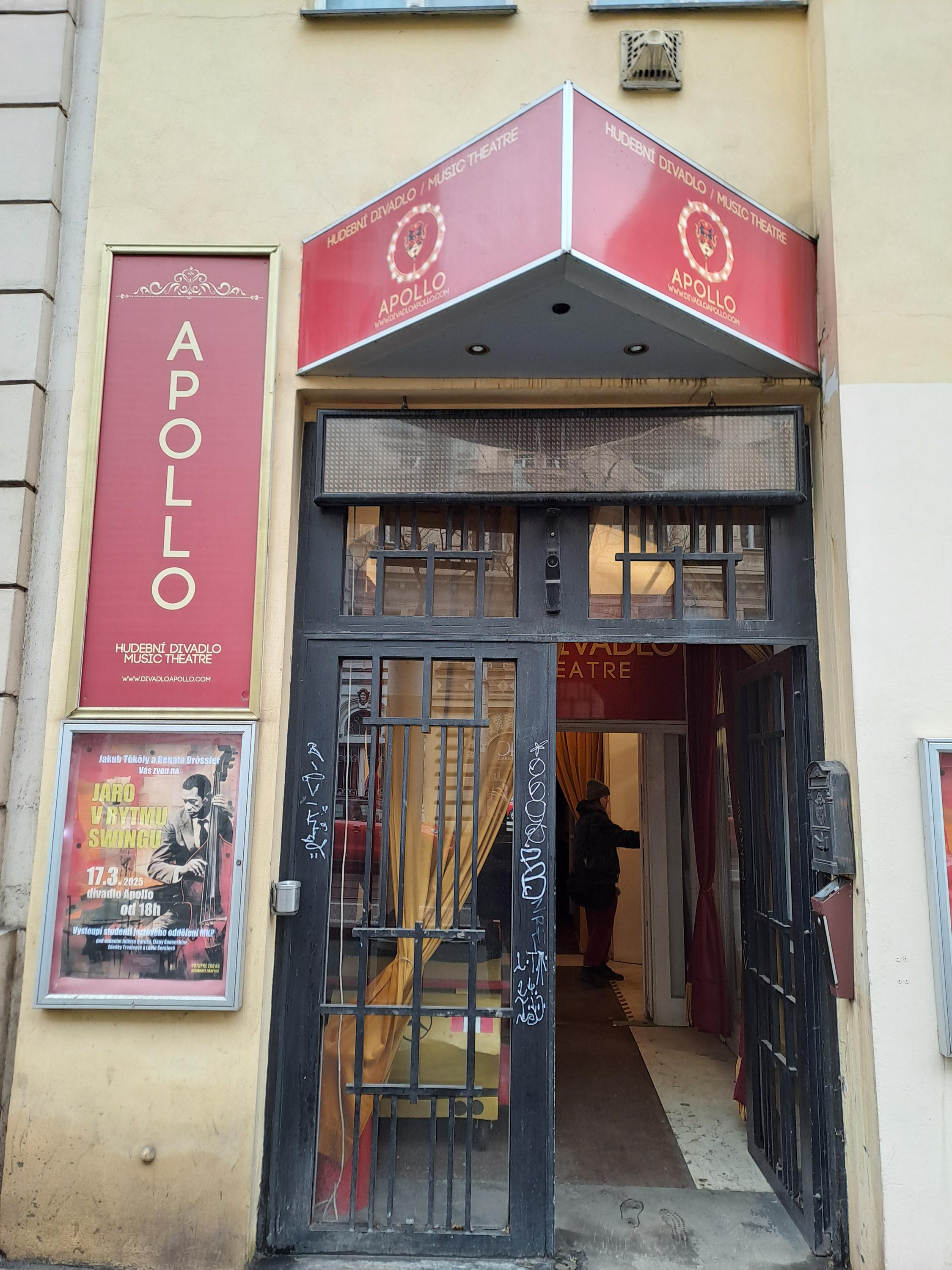 Divadlo Apollo foto 2