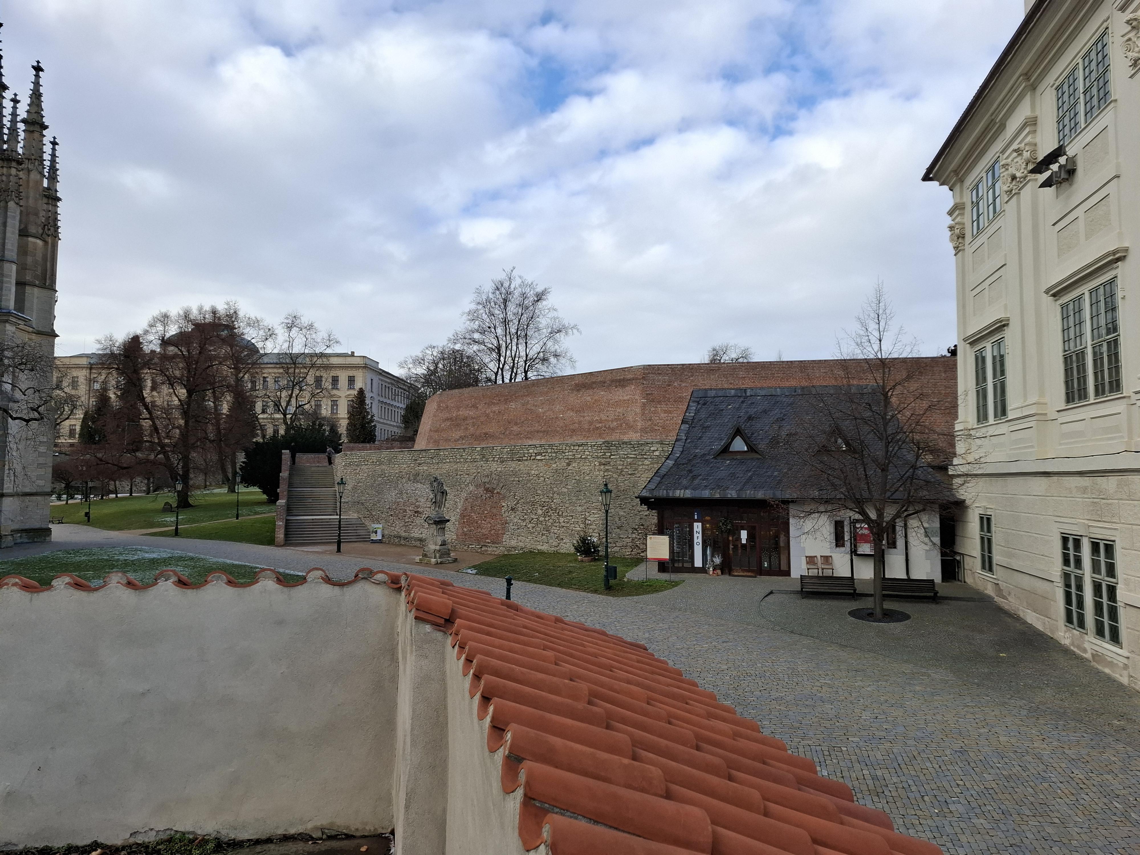 Infocentrum u chrámu svaté Barbory foto 5
