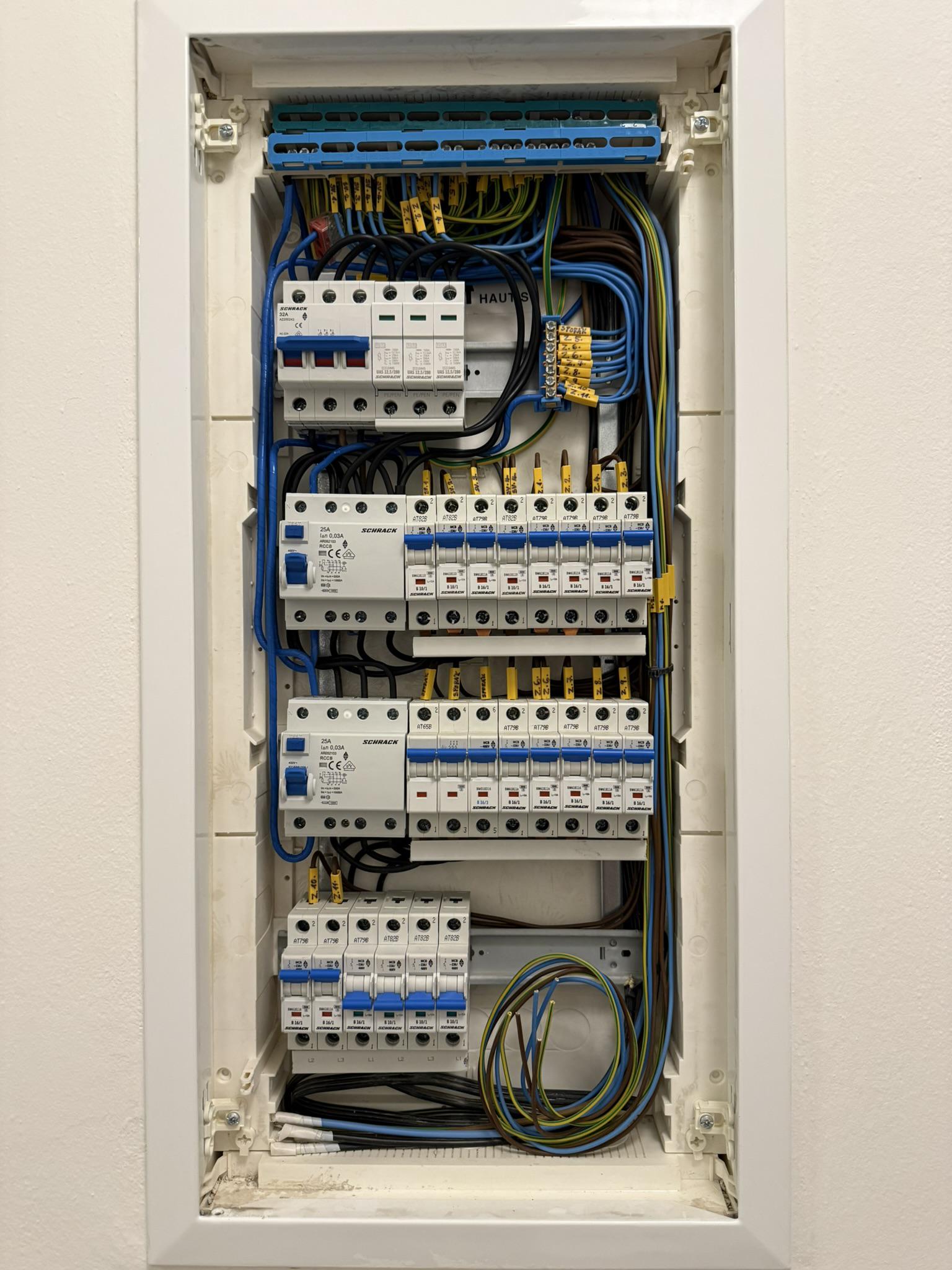 Světla Svítí – elektroinstalace Praha foto 4