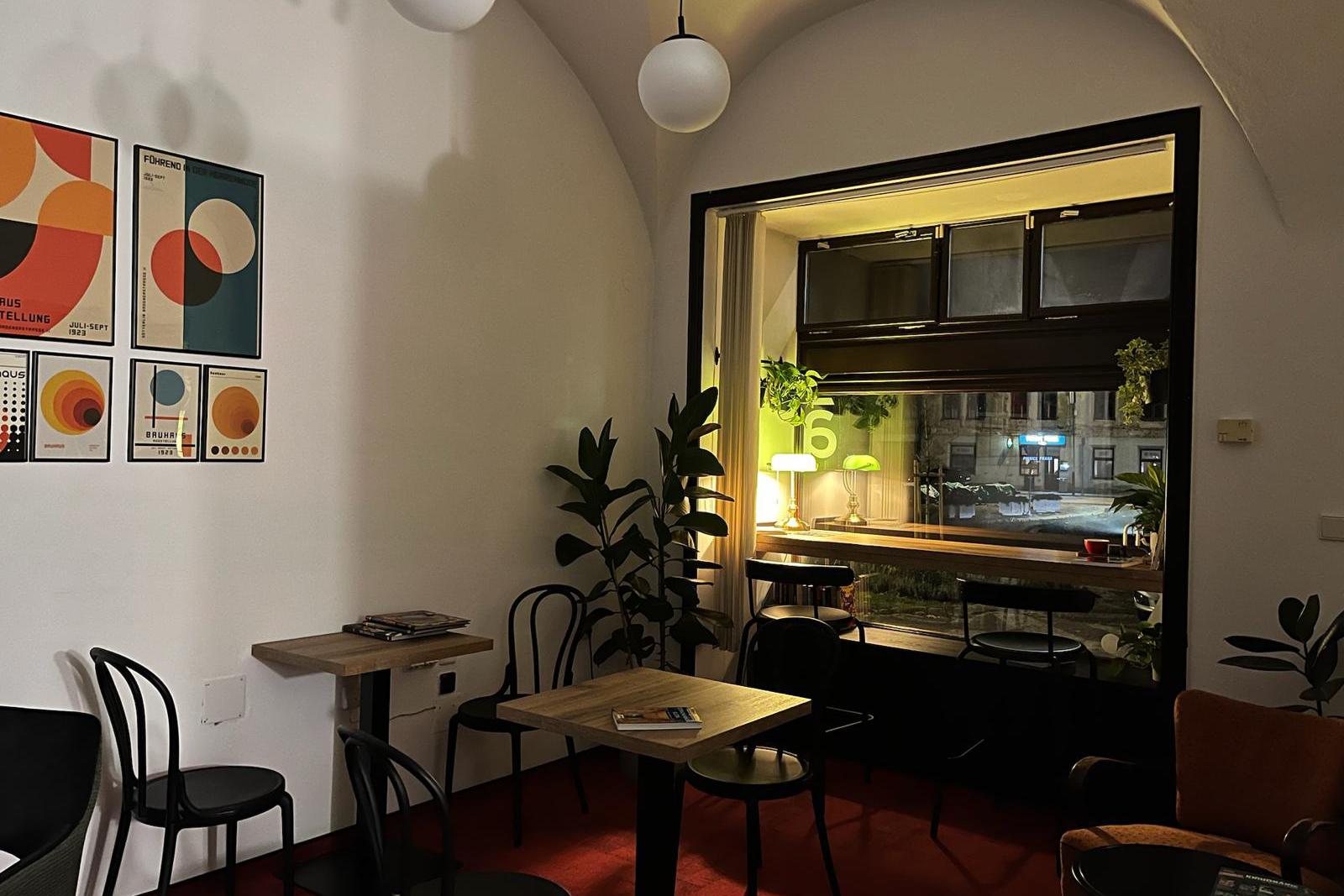 kafkárna - KNIHY. KAFE. KLID.