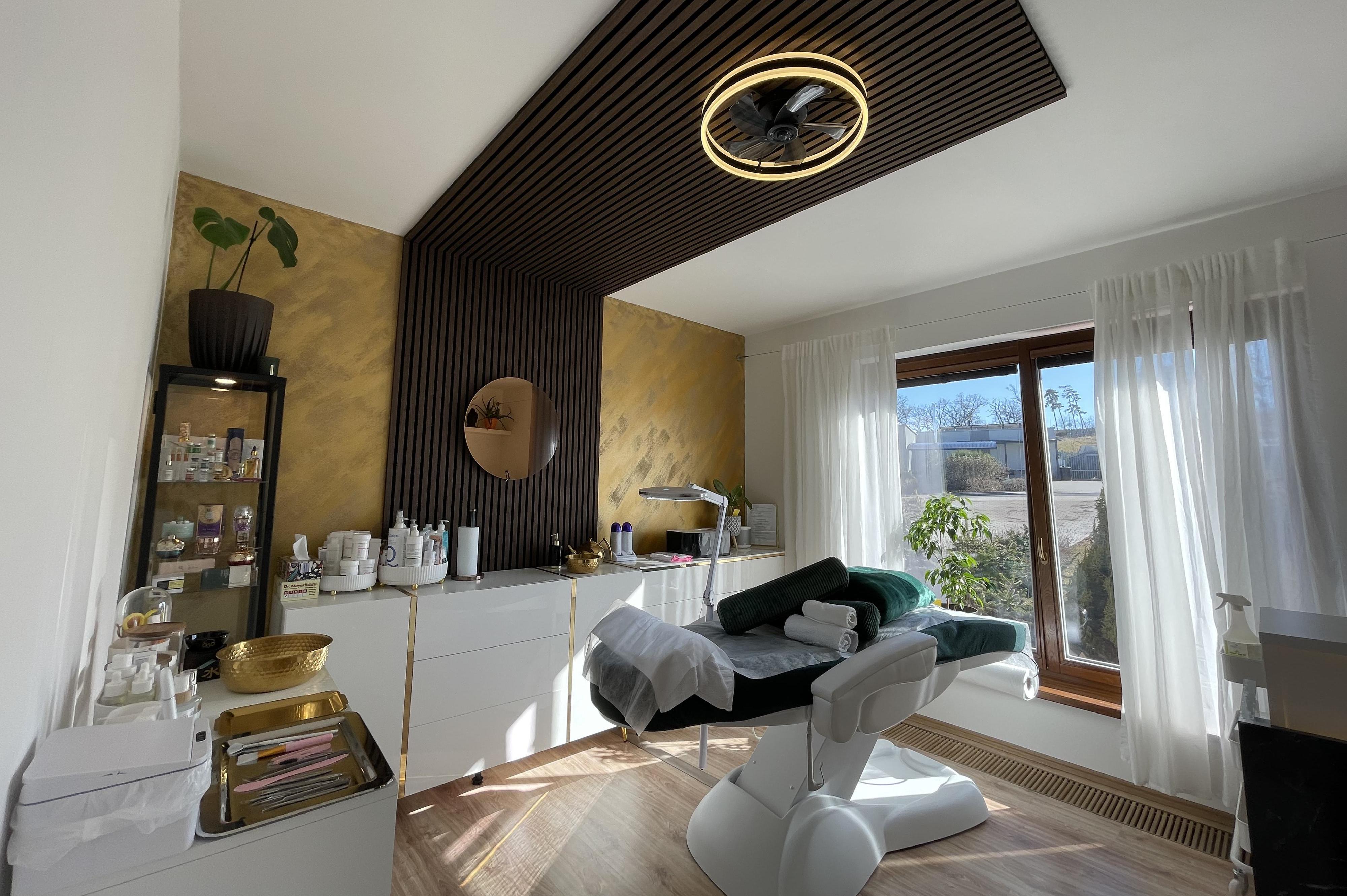 Kosmetika - Lucie Hrášková DiS.