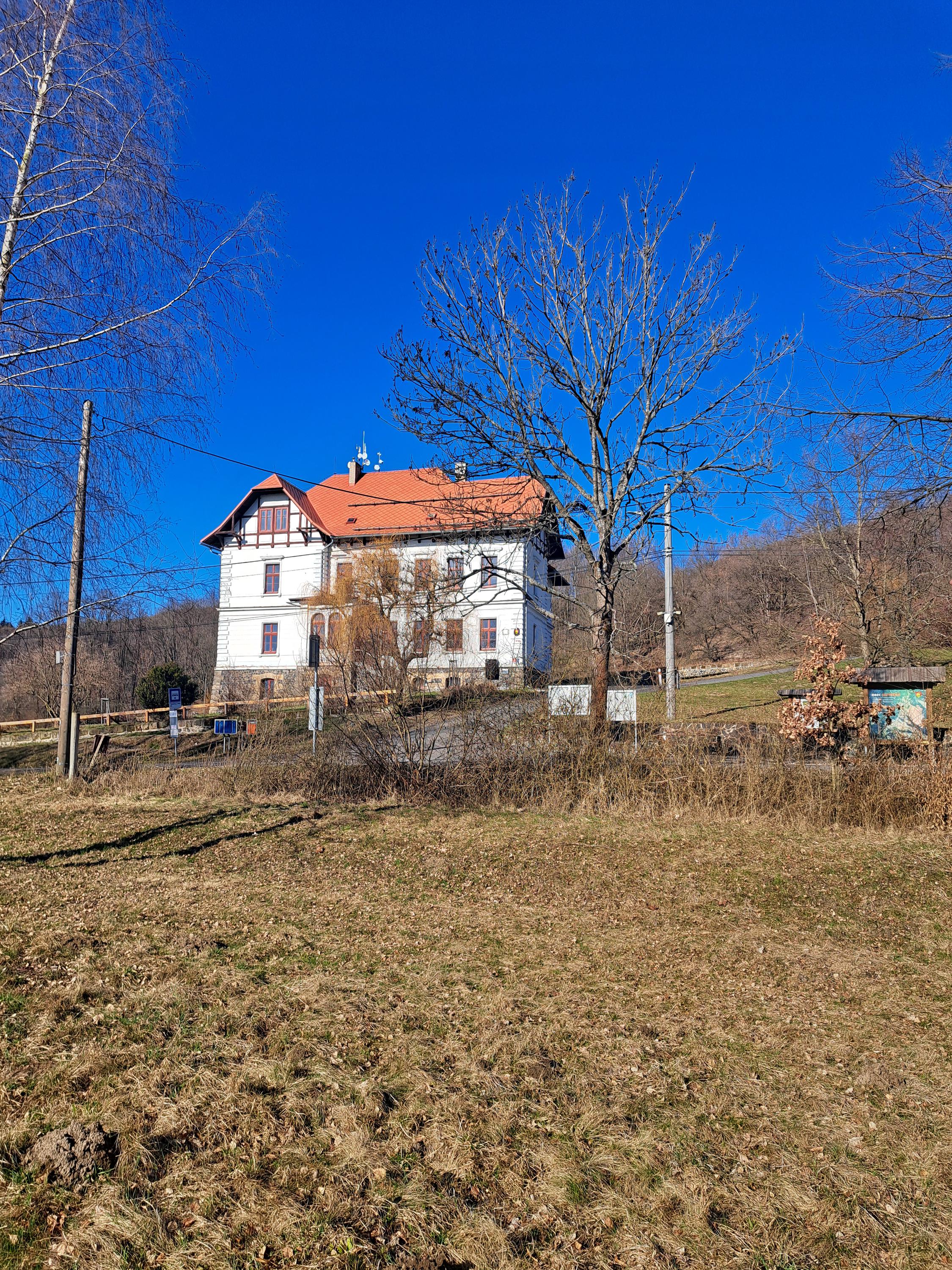 Slunečná - obecní úřad foto 6