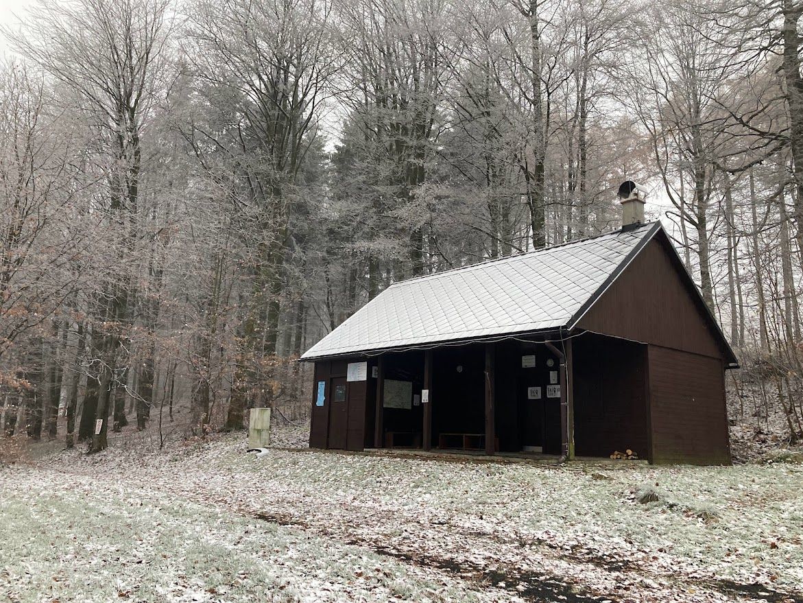 Lyžařská bouda na Jedličné