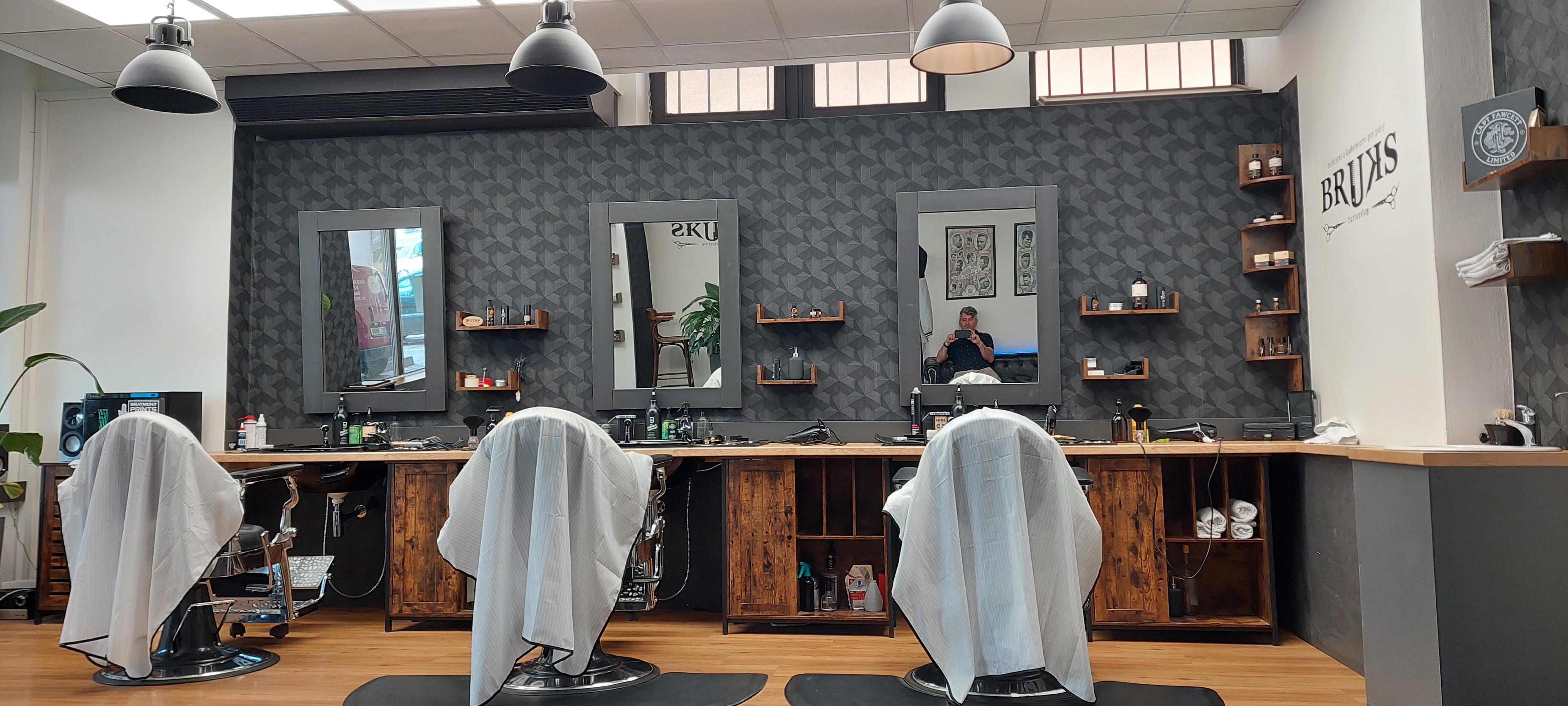 Bruks Barbers holičství foto 2