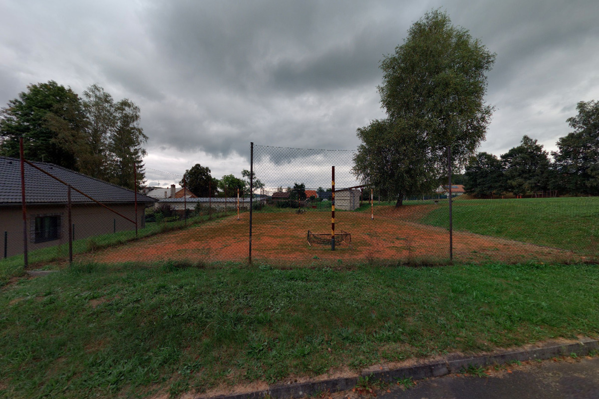 Multifunkční hřiště Šabina foto 2