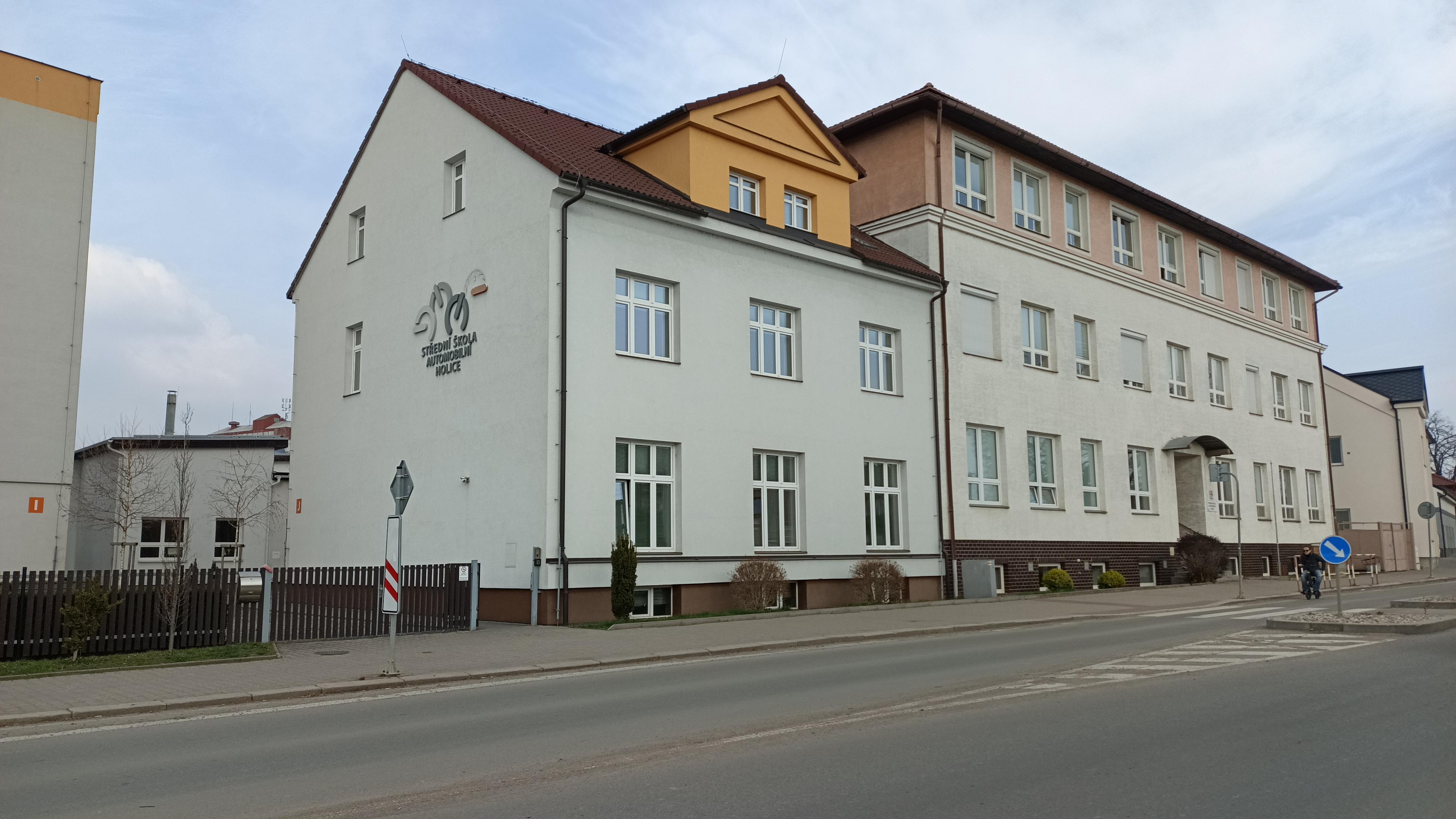 Střední škola automobilní Holice foto 6