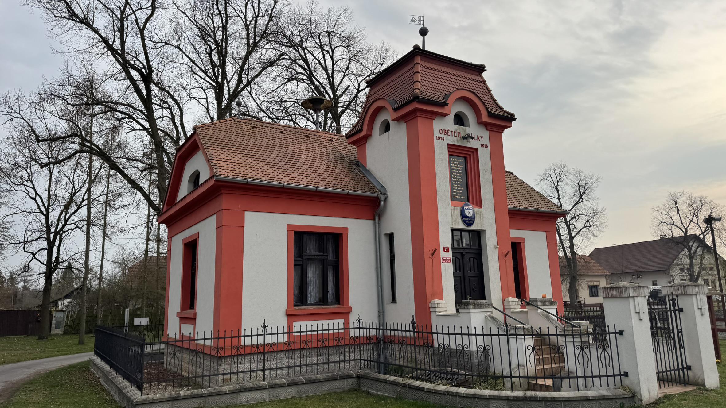 Oseček - obecní úřad foto 5