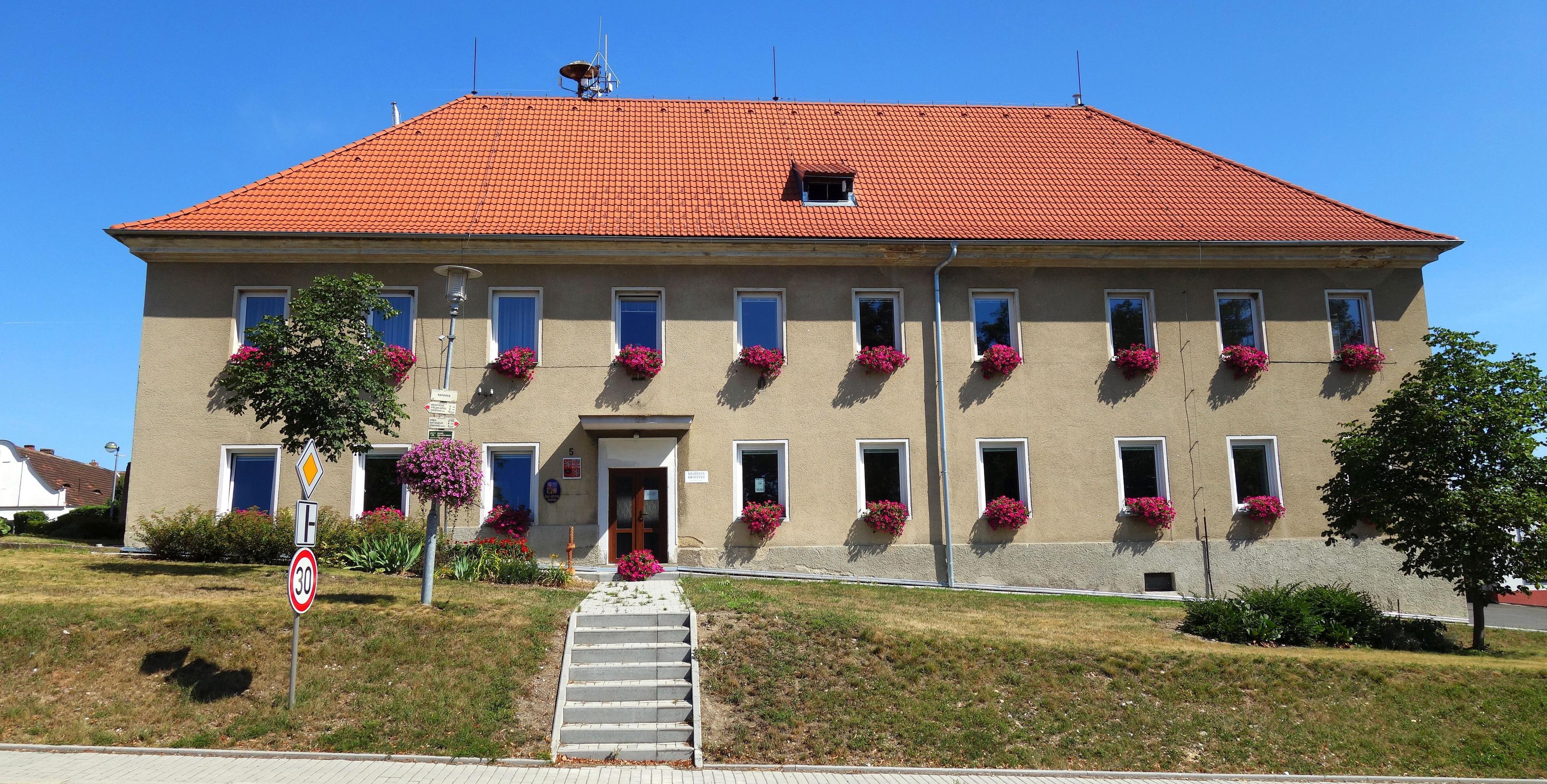 Katovice - úřad městyse foto 4