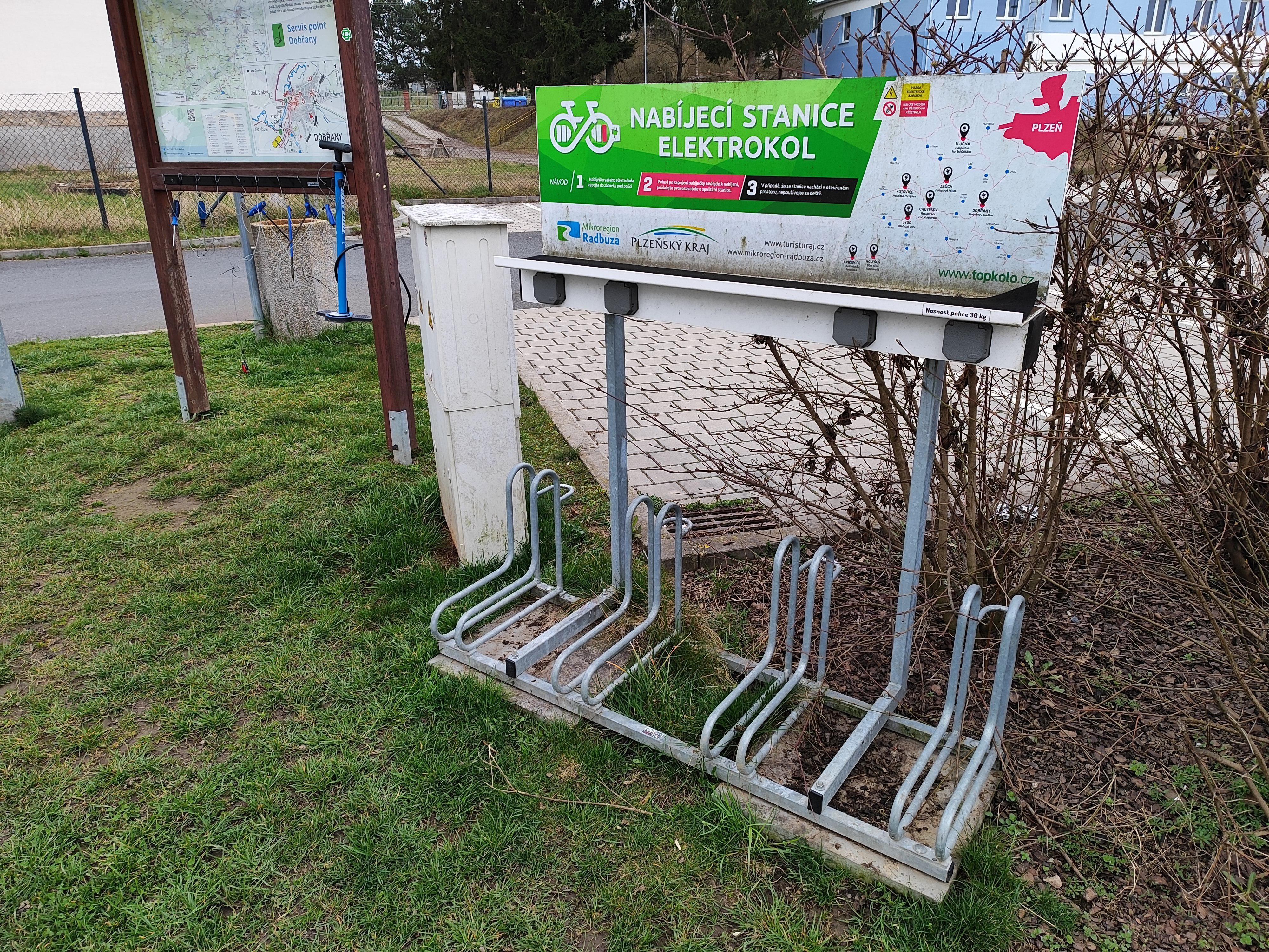 Nabíjecí zásuvka pro elektrokola