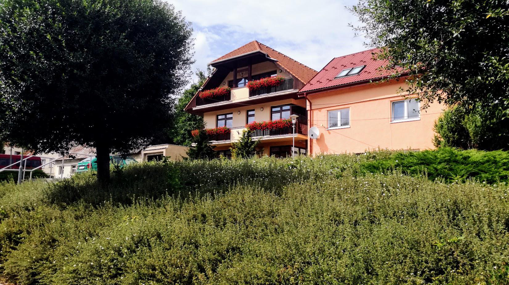 Starý Hrozenkov - obecní úřad foto 2
