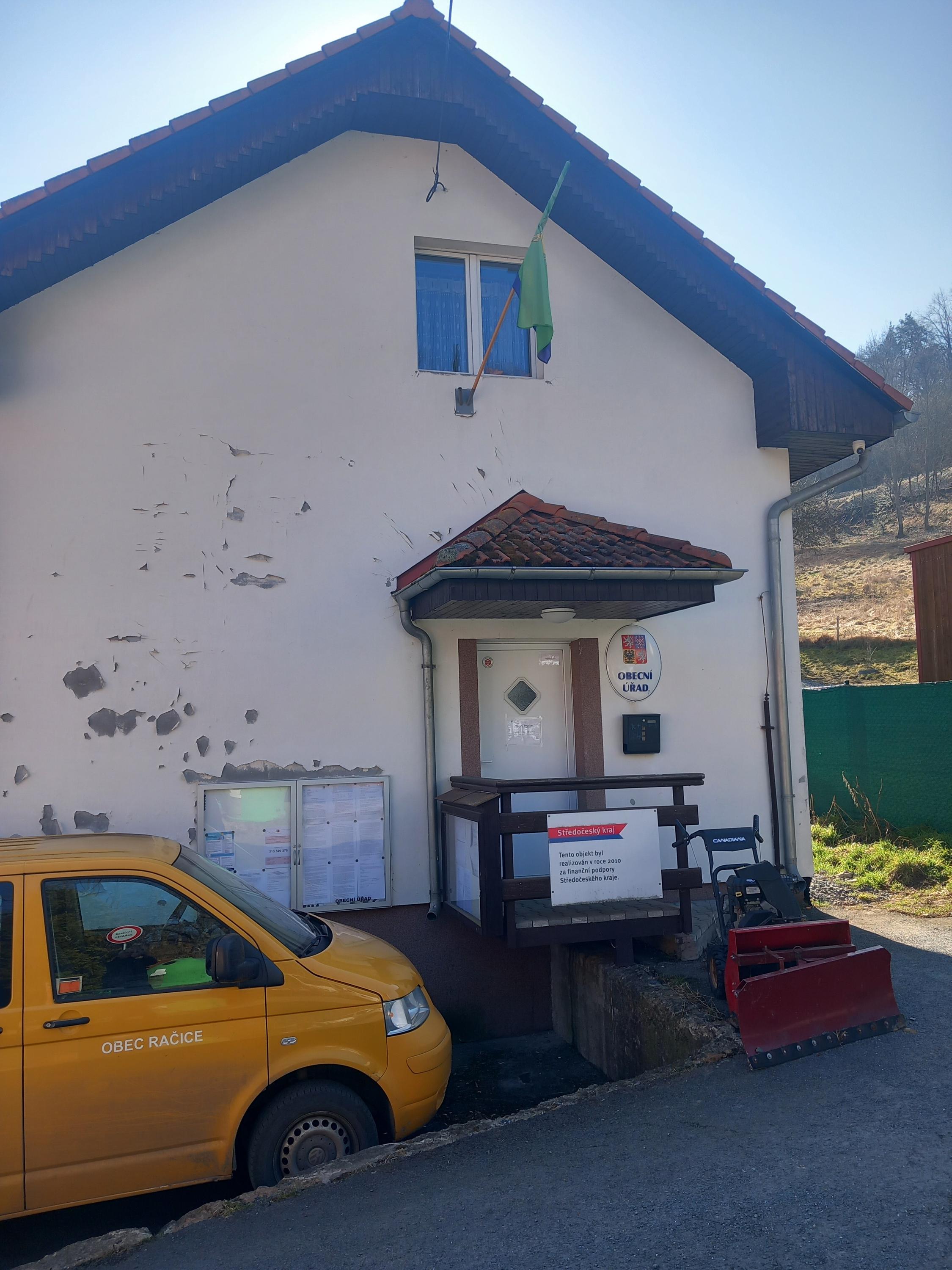 Račice - obecní úřad foto 1