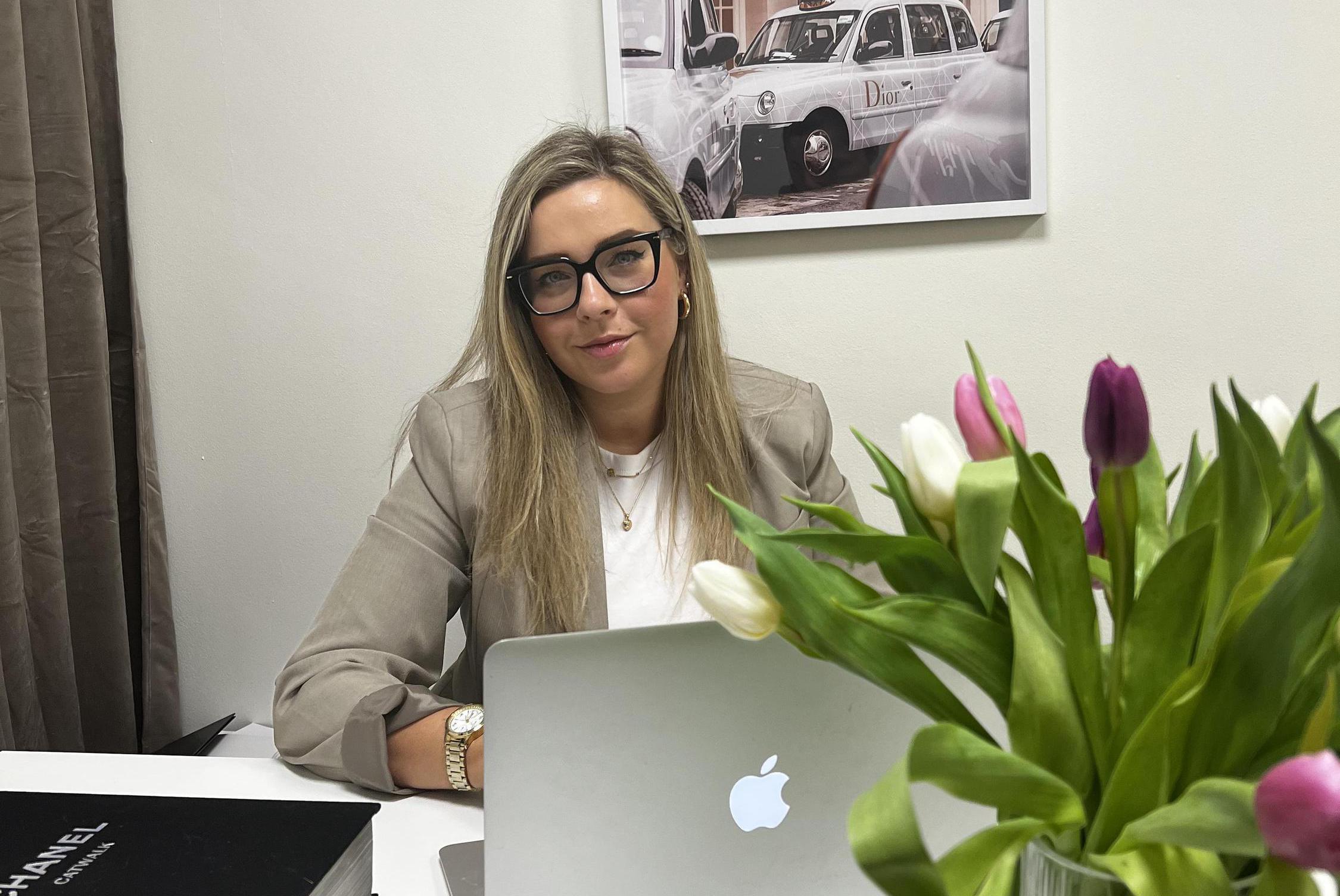 Karolína Landová - Řekni ano stylu