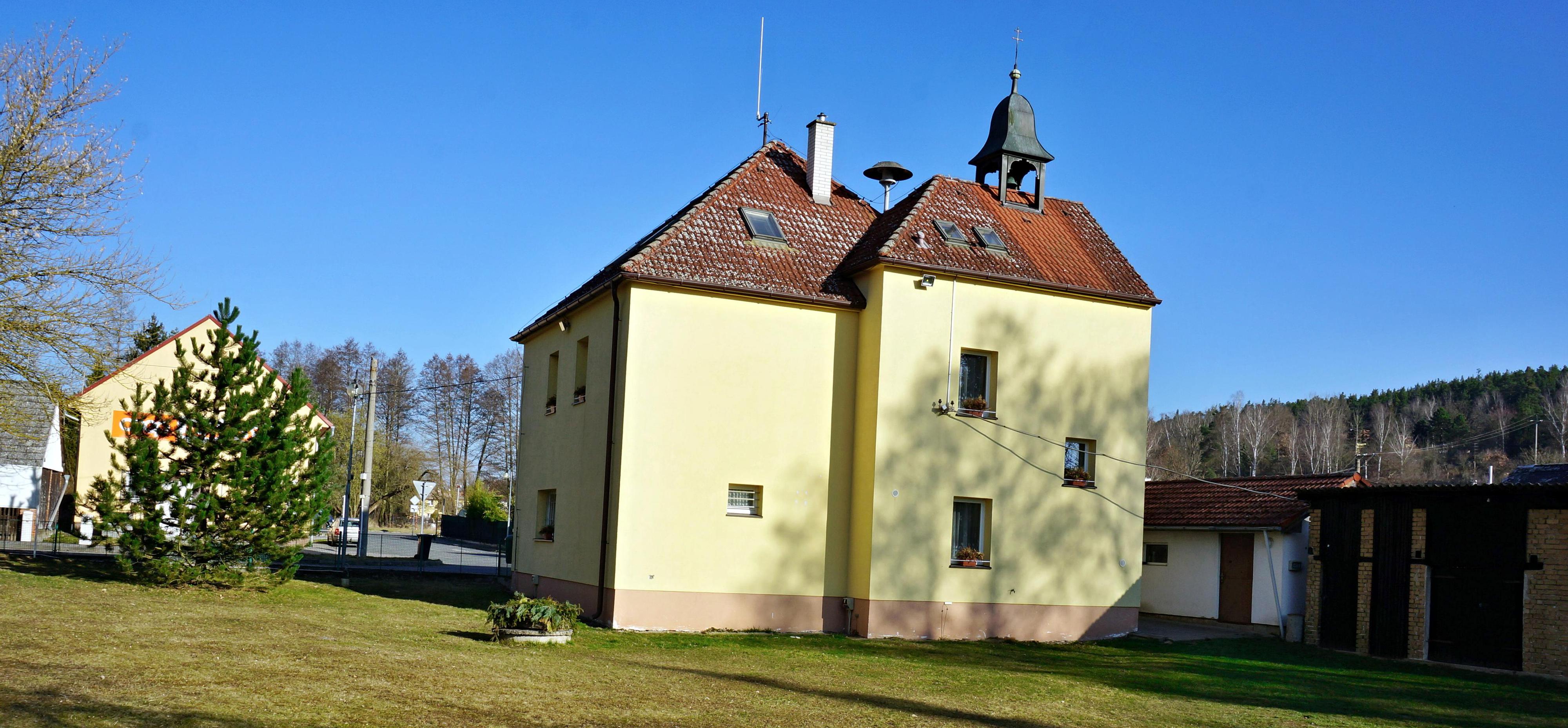 Obecní knihovna Trnová foto 2