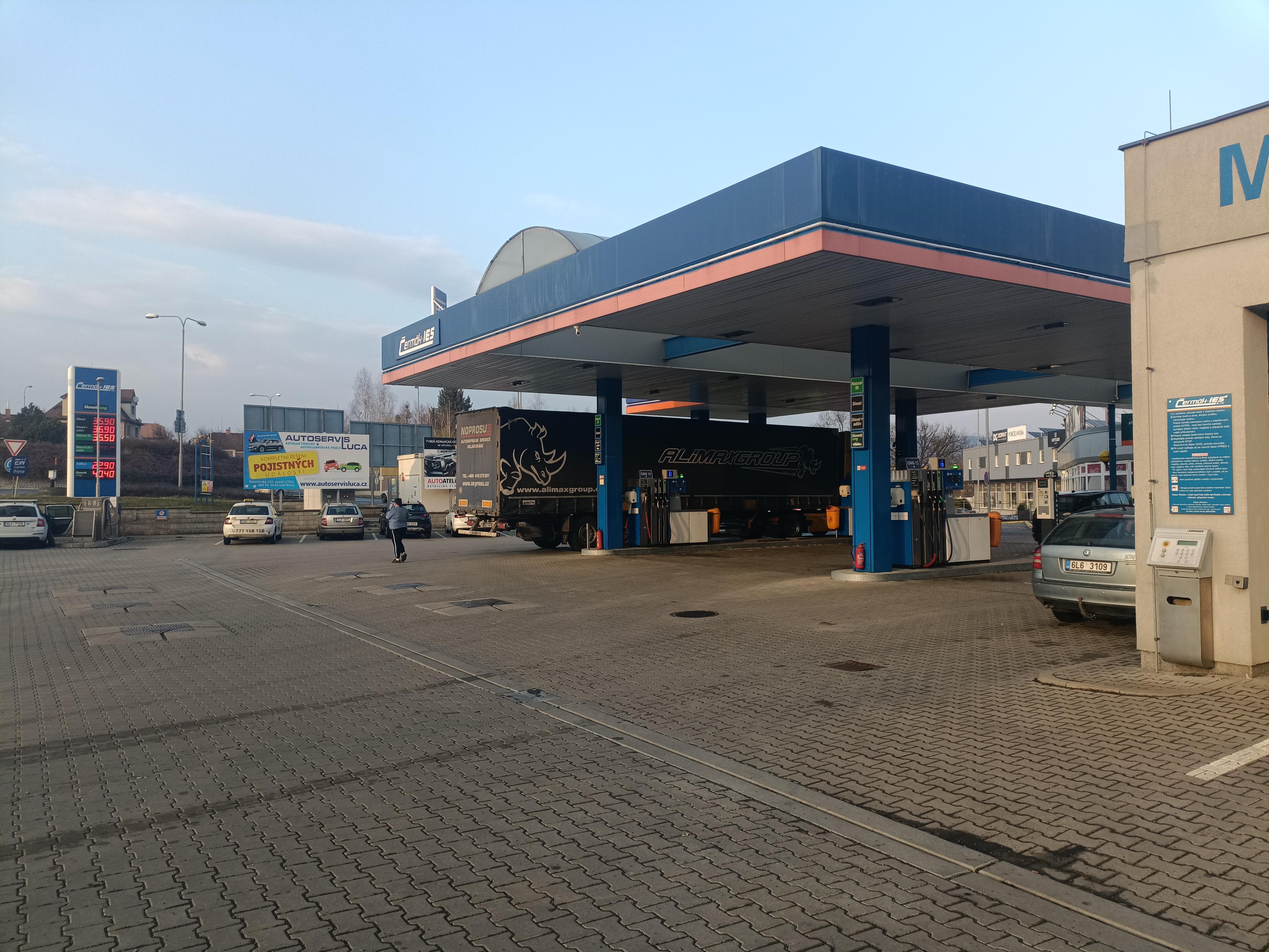 Čermák - I.E.S., s.r.o. - čerpací stanice foto 2