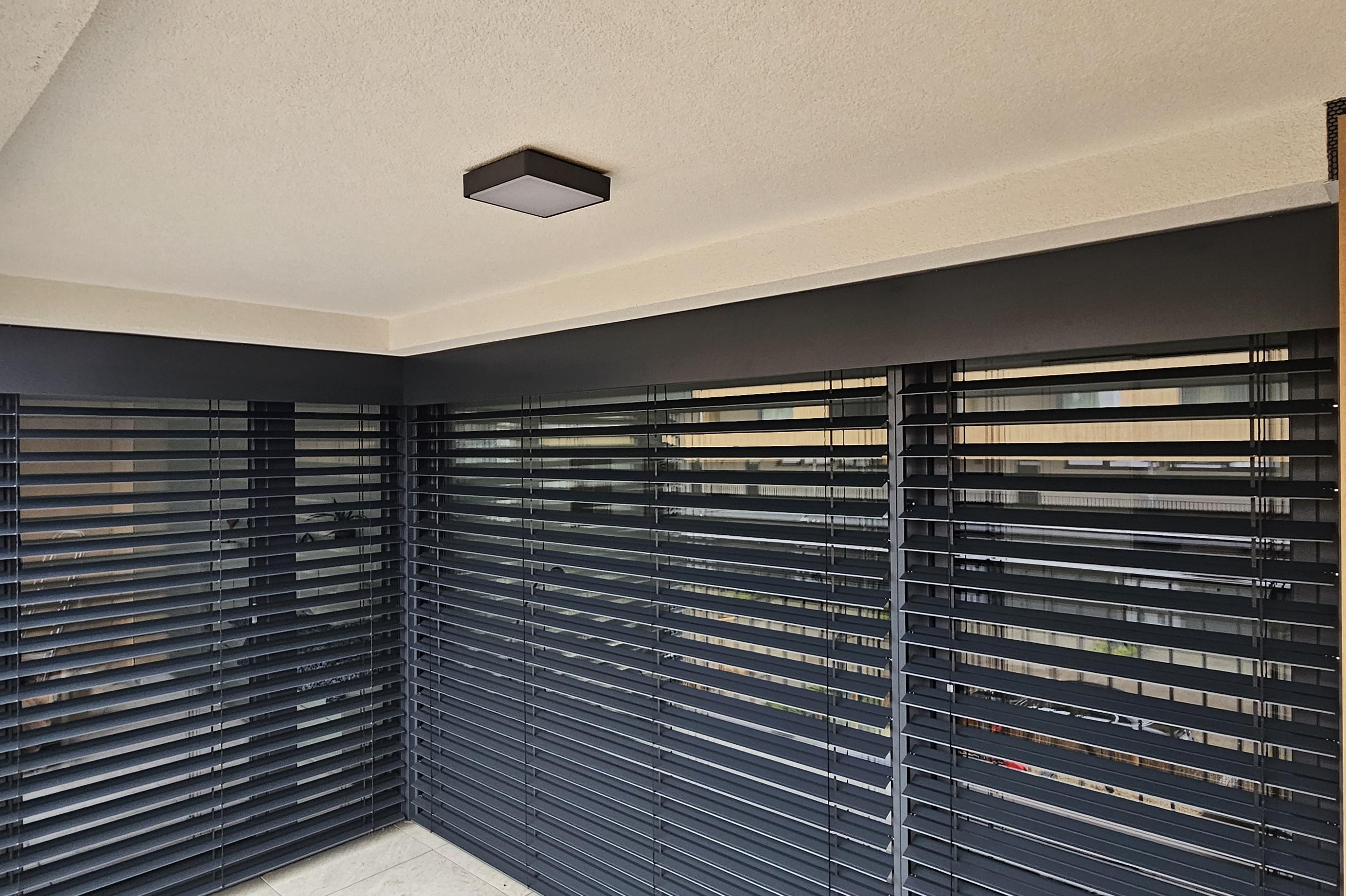 Servis oken, dveří a stínící techniky Luboš Váňa