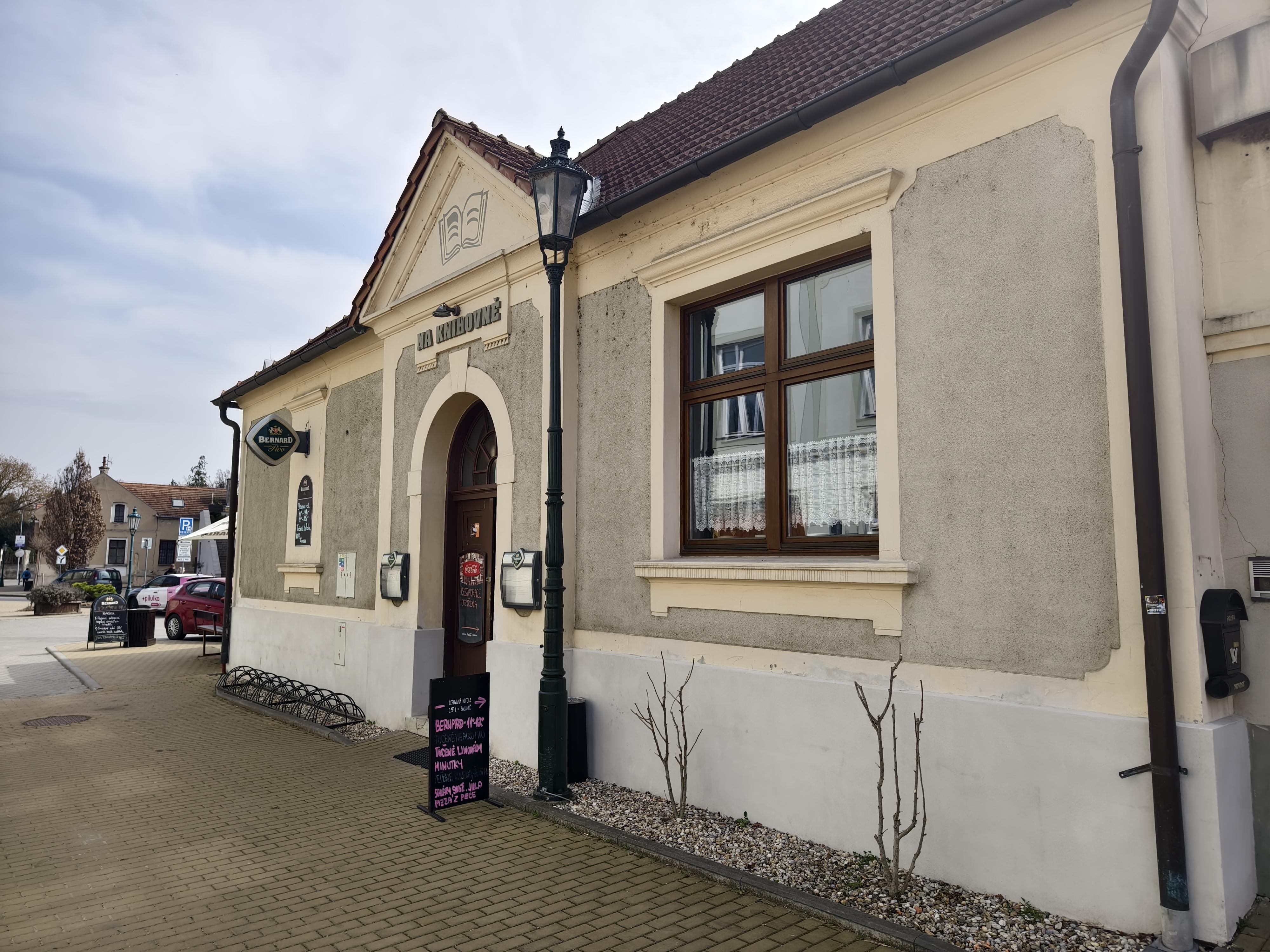Restaurace a Pizzerie Na Knihovně