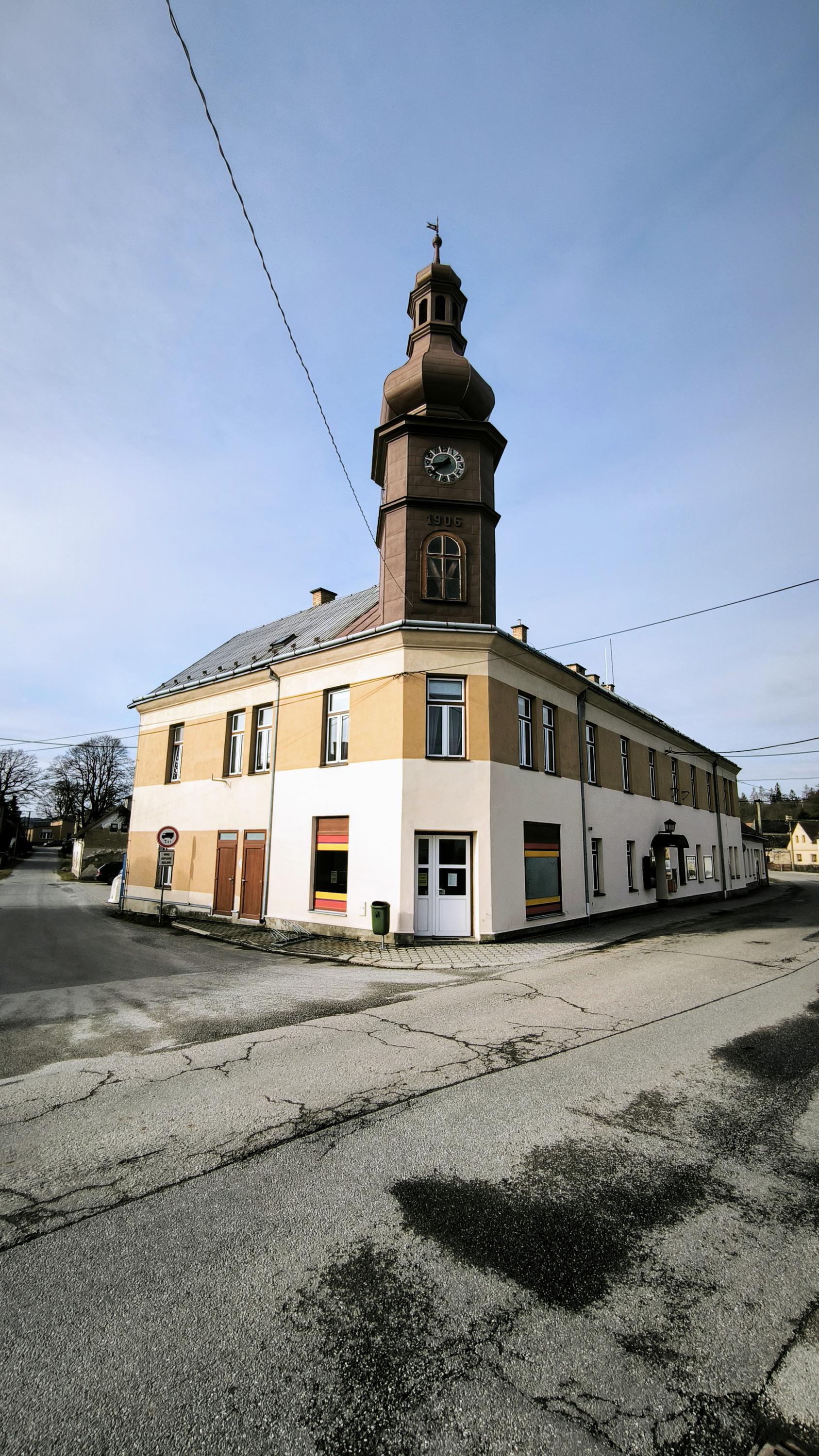 Horní Dubenky - obecní úřad foto 5