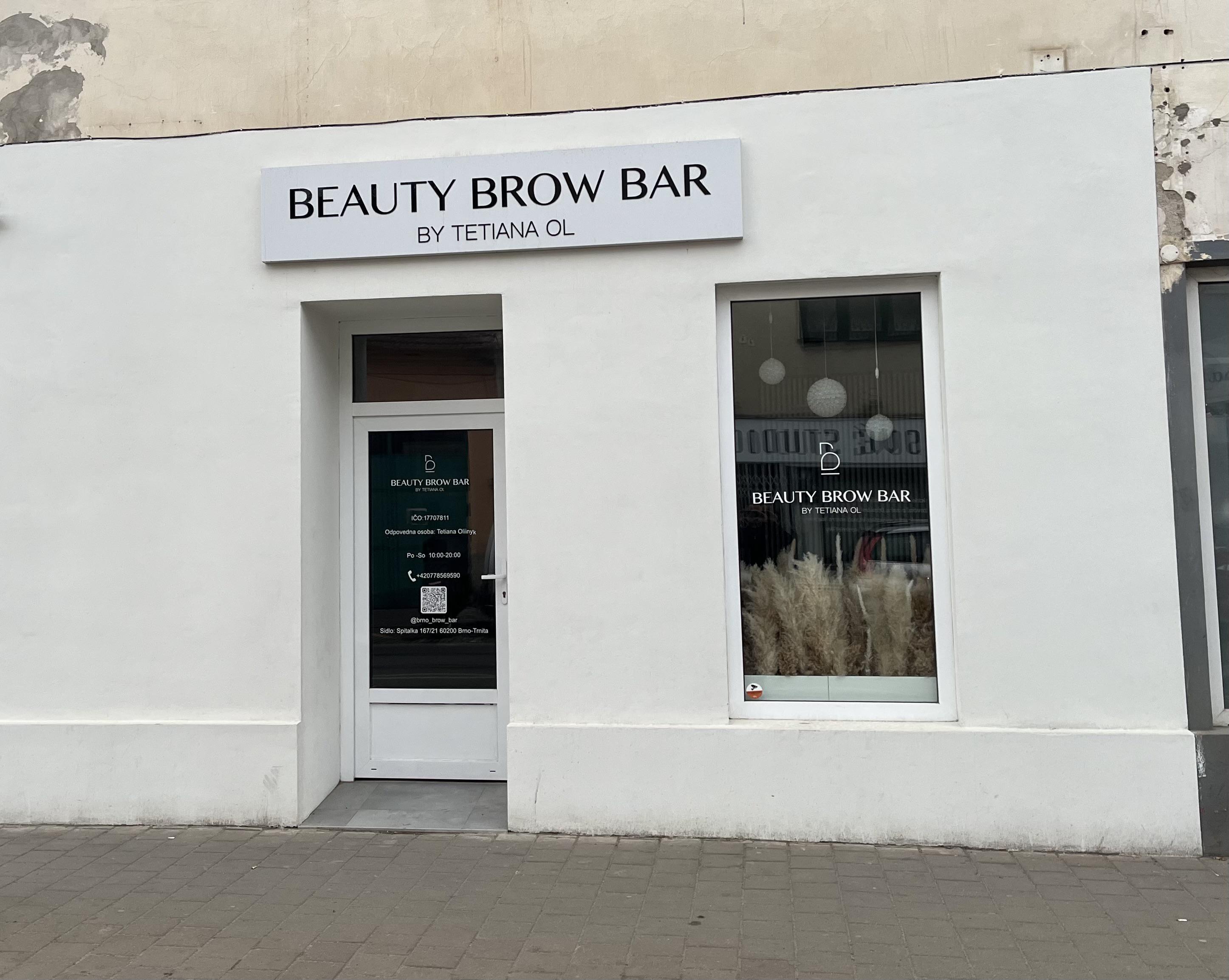 Beauty brow bar foto 1