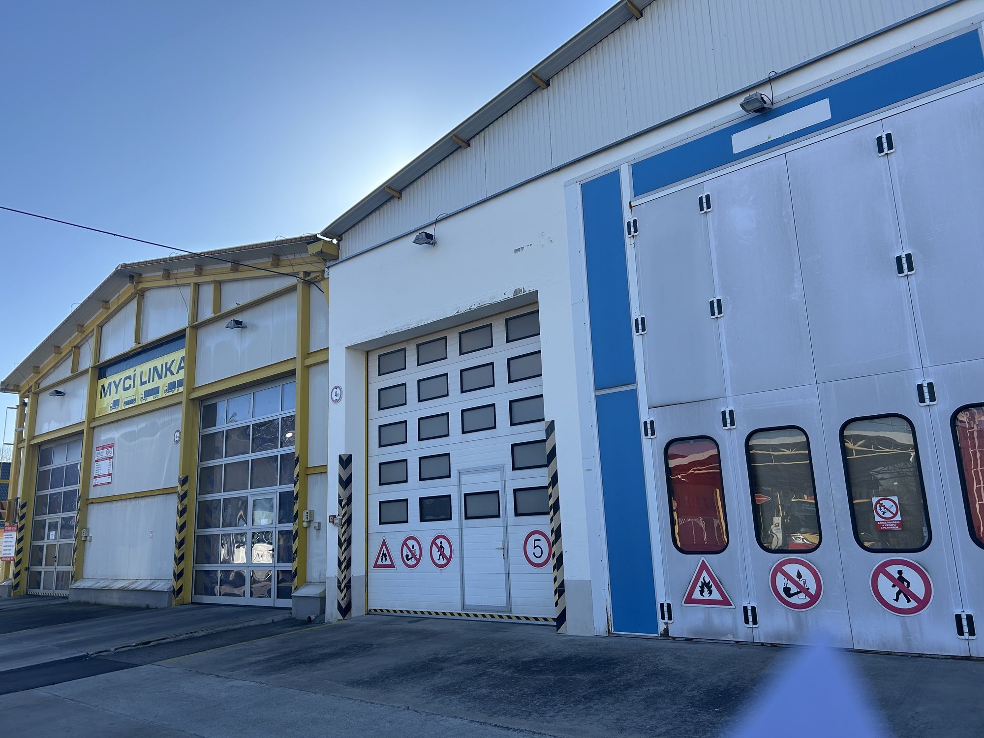 Mytí nákladních vozidel - Dopravní podnik města České Budějovice foto 1