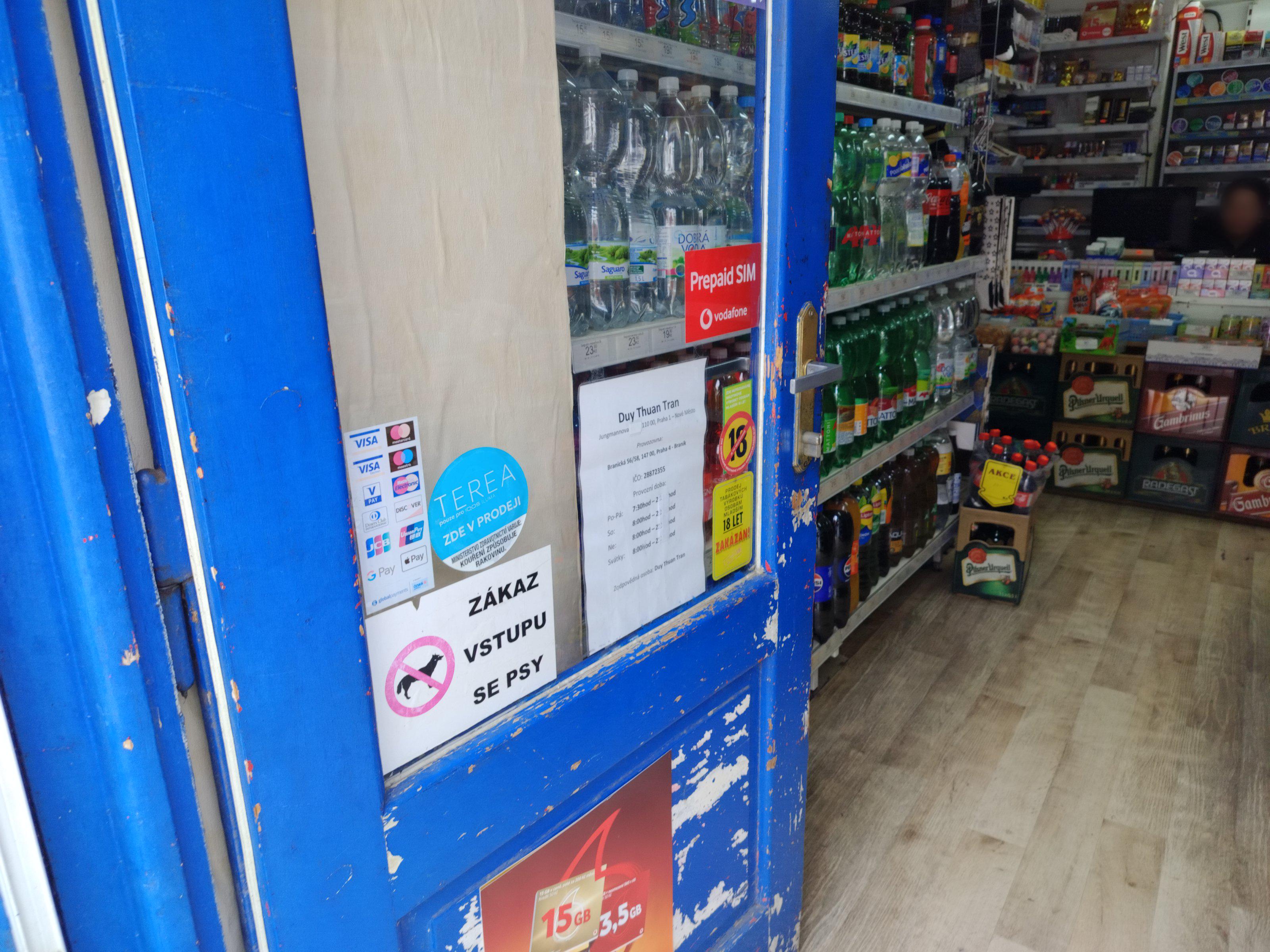 Potraviny u filmového muzea foto 2