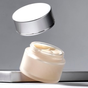 Facial cosmetics sellers