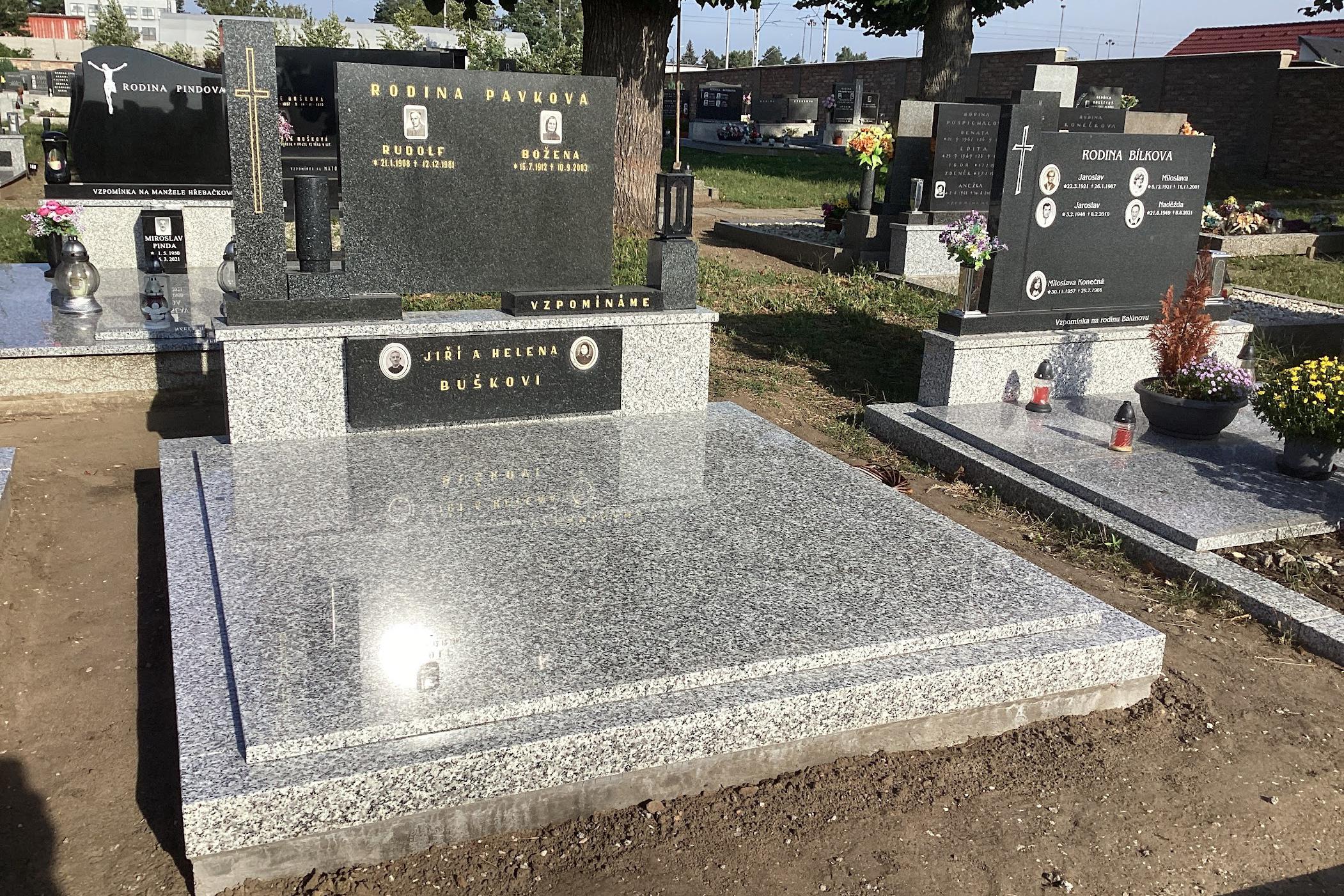 Dvojhroby na zakázku