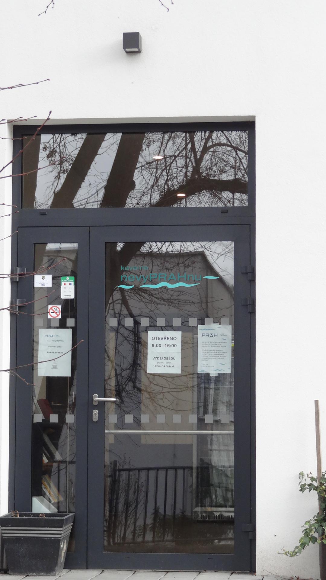 Kavárna nevyPRAHnu foto 3