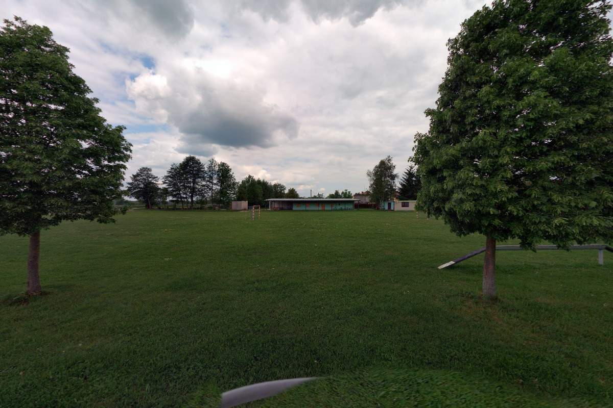 Fotbalové hřiště Běstovice foto 1