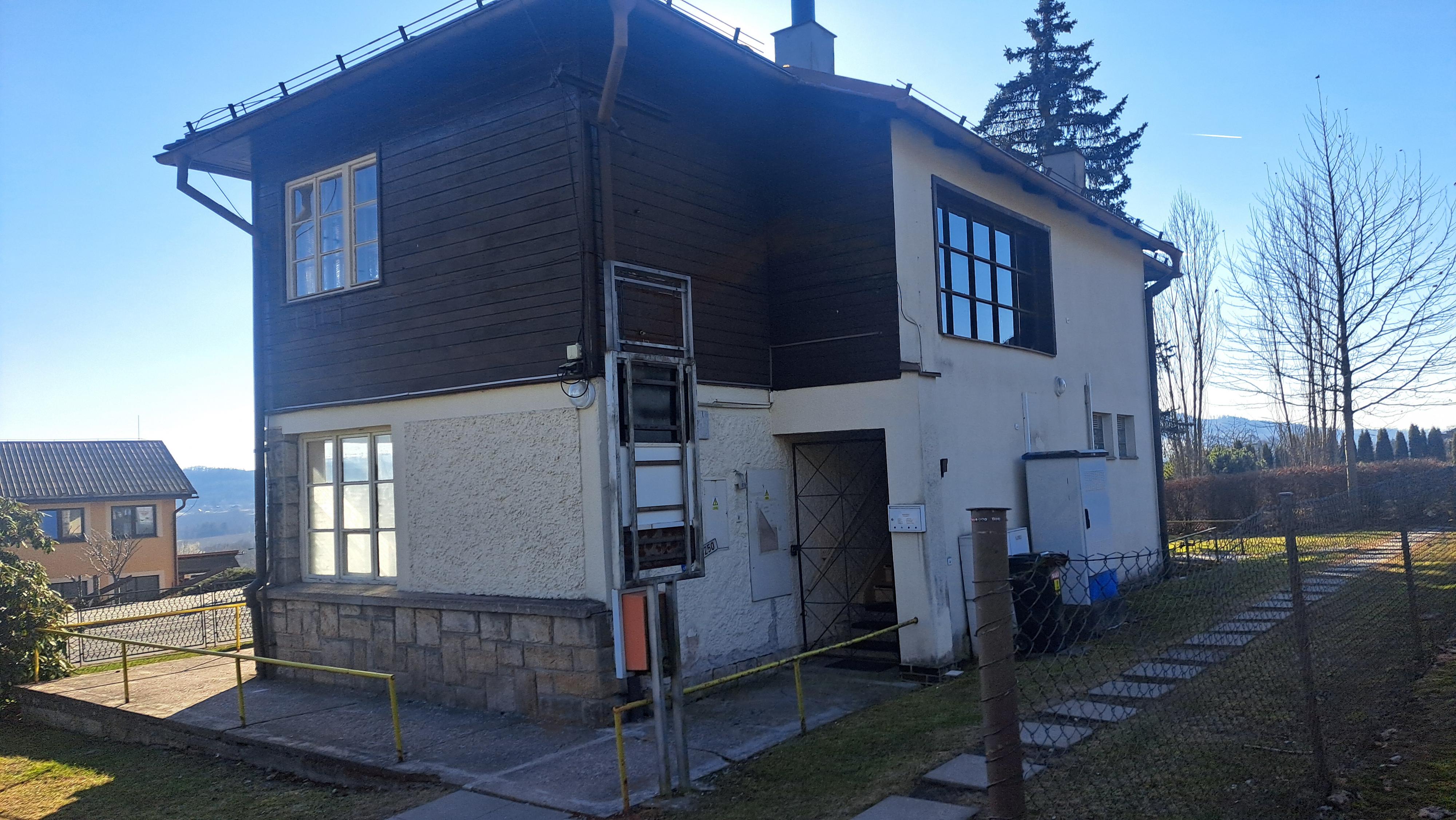 Nemojov - obecní úřad foto 2