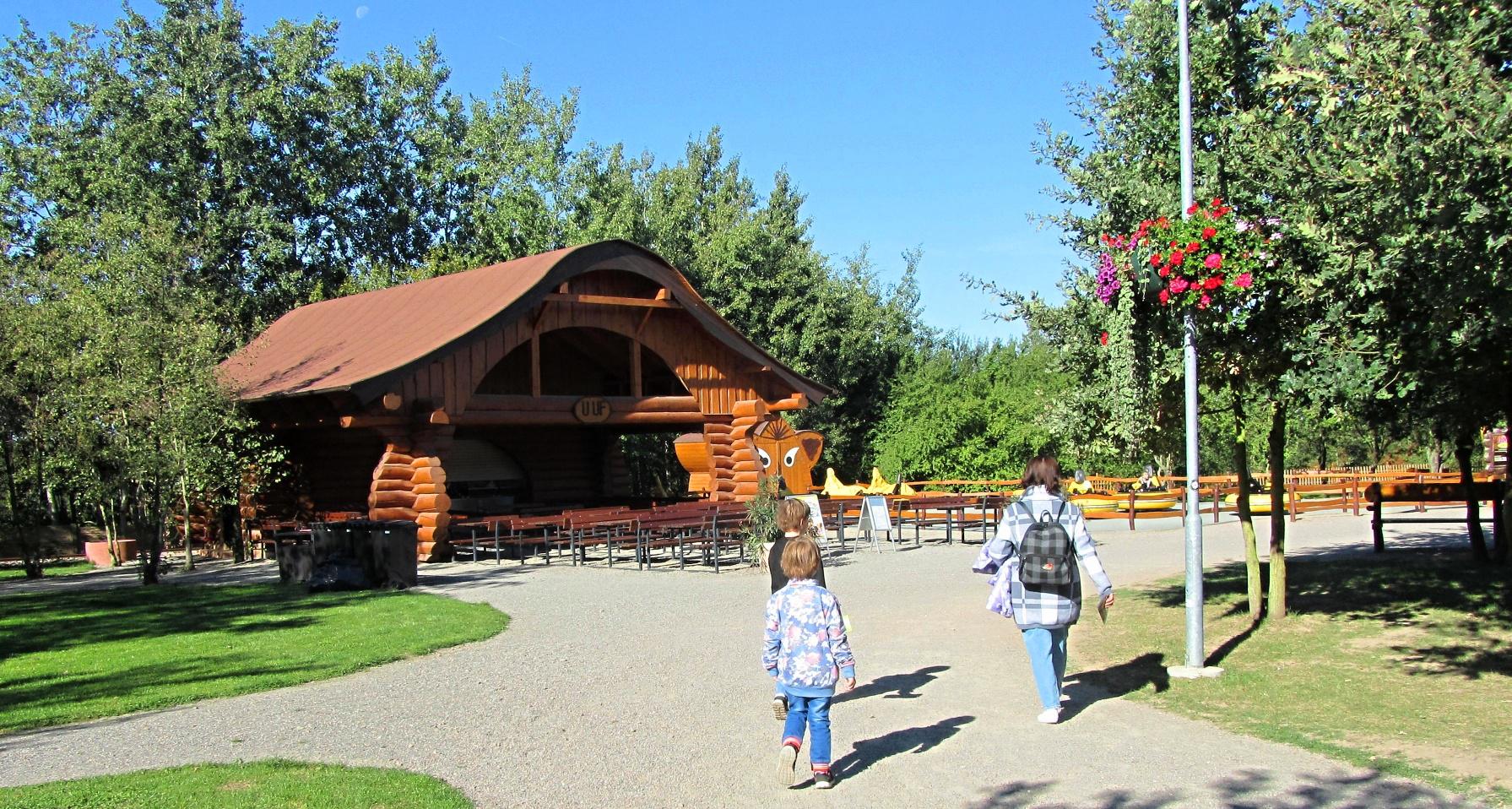 Srubový kiosek U UF foto 2