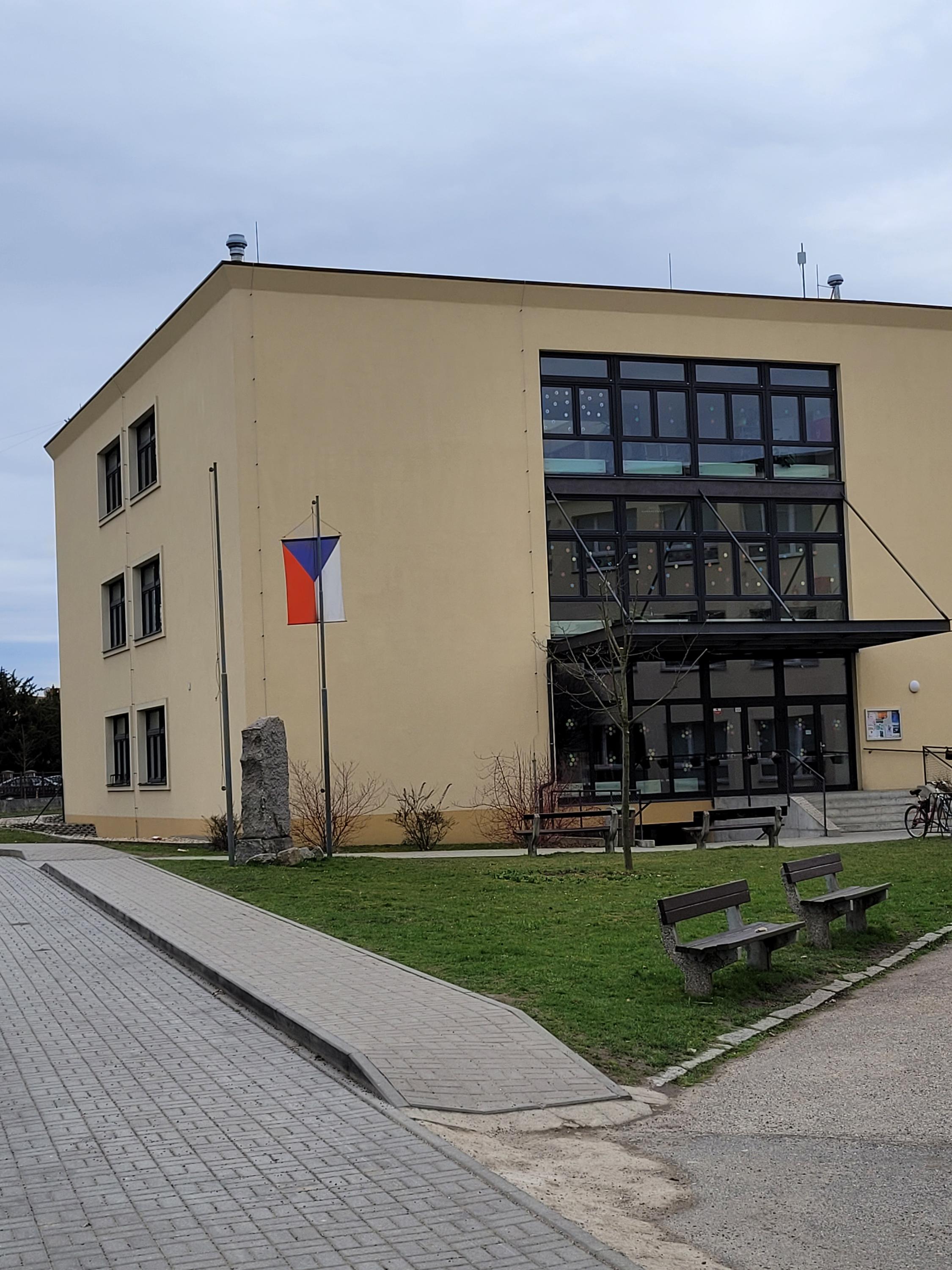 Základní škola Mukařov foto 2