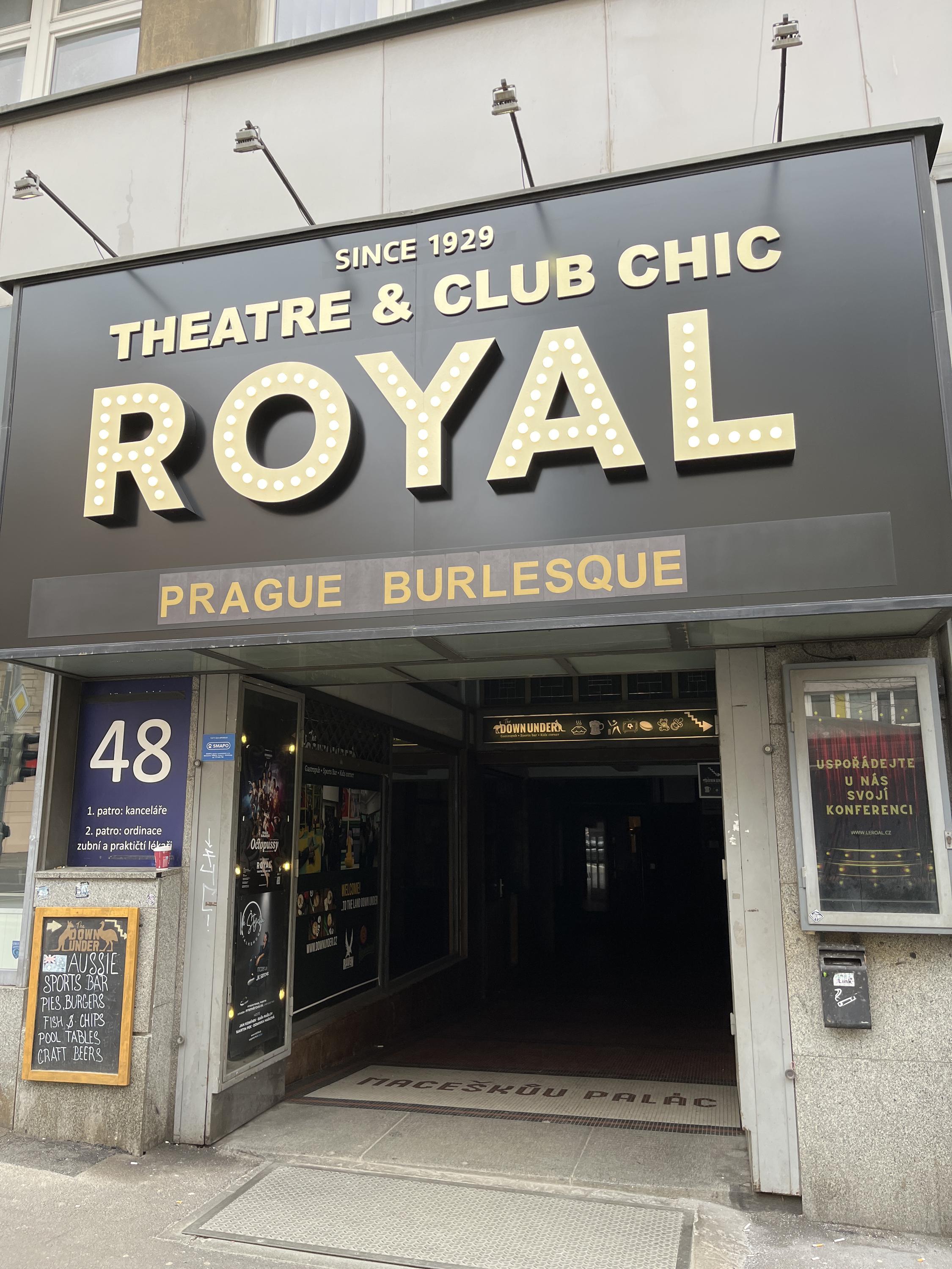 Royal Theatre & Club Chic foto 6