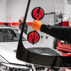 Auto glass manufacturers