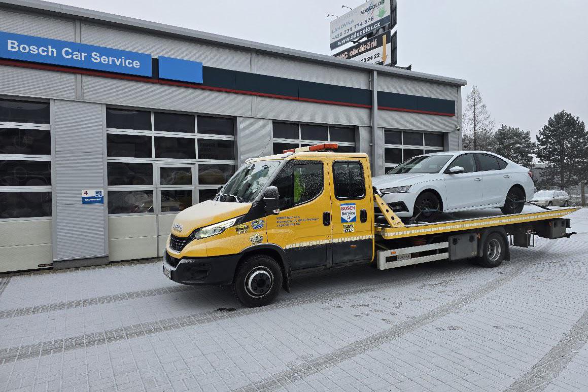 Odtahová a Asistenční služba 24 hodin denně.