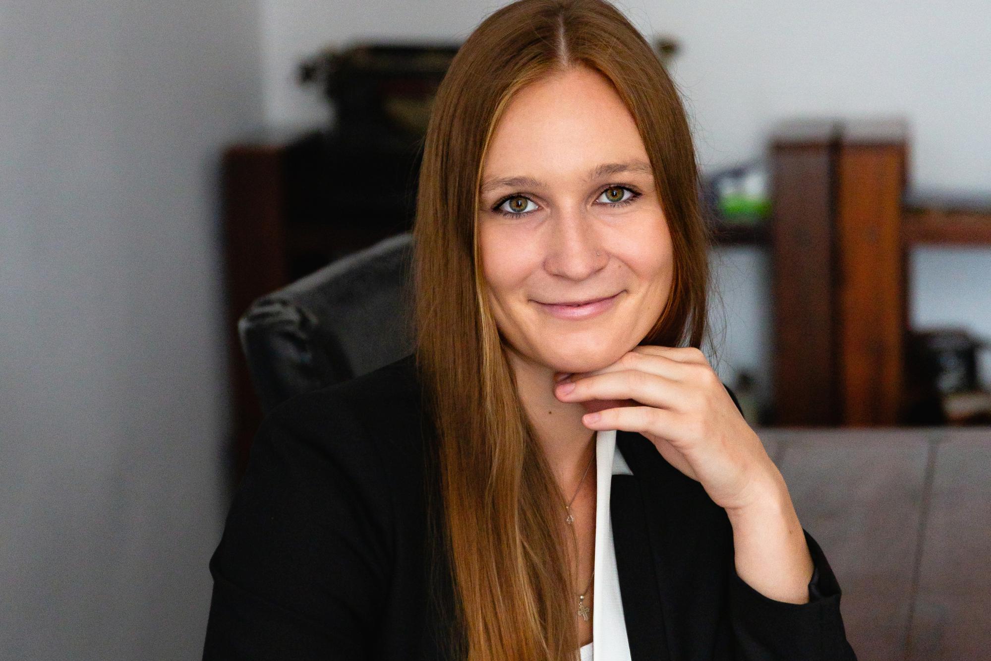 Adéla Koštířová - Realitní oáza by Keller Williams