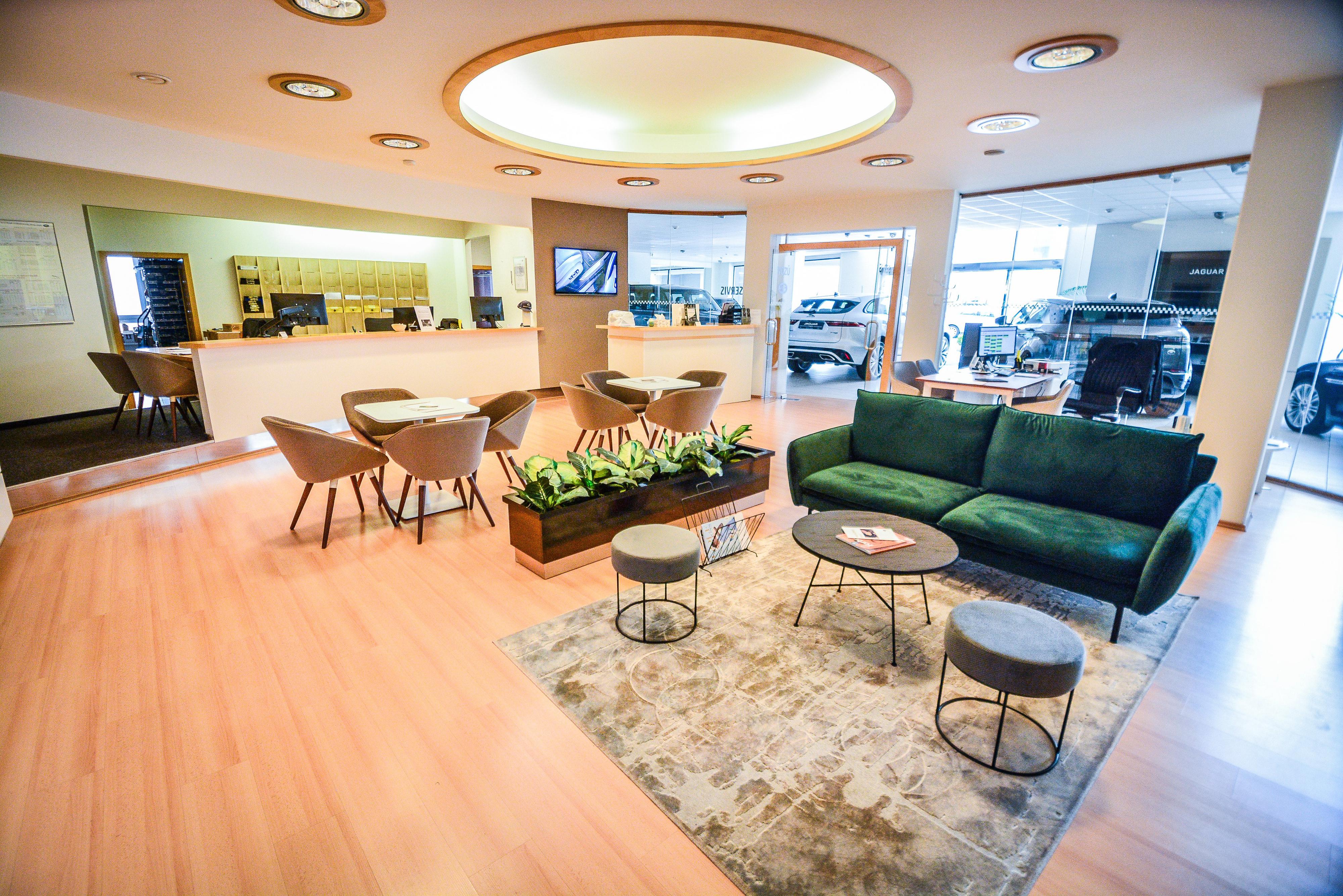 Matějka motors - specializovaný servis Jaguar Land Rover foto 3