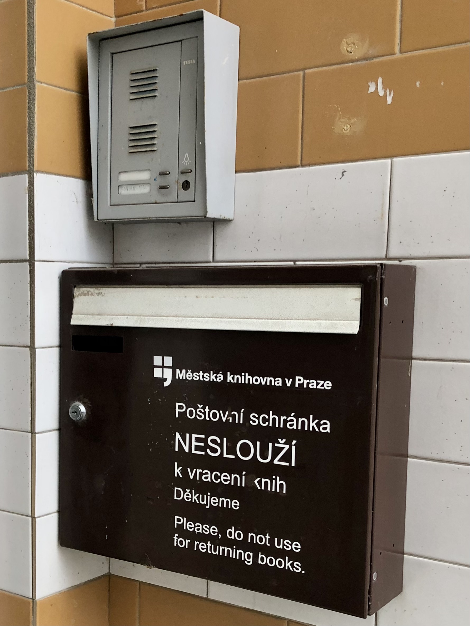 Městská knihovna v Praze - Barrandov foto 5