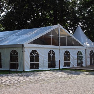 Pronájem hal a stanů